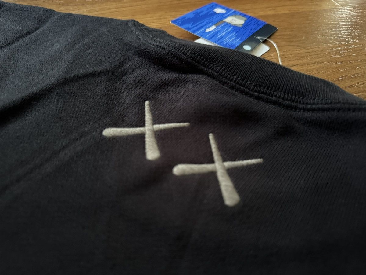Kaws × Uniqlo 3XL Kaws Long Sleeve Sweatshirt Uniqlo UT Black Changbai Size US XXL / EU 58 / 5 - 4 Thumbnail
