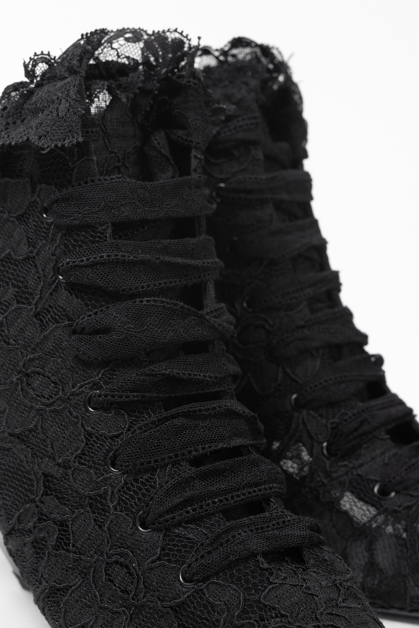 Saint Laurent Paris Saint Laurent Blaze 45 Black Lace Lace-Up Booties Size US 8 / IT 38 - 7 Thumbnail