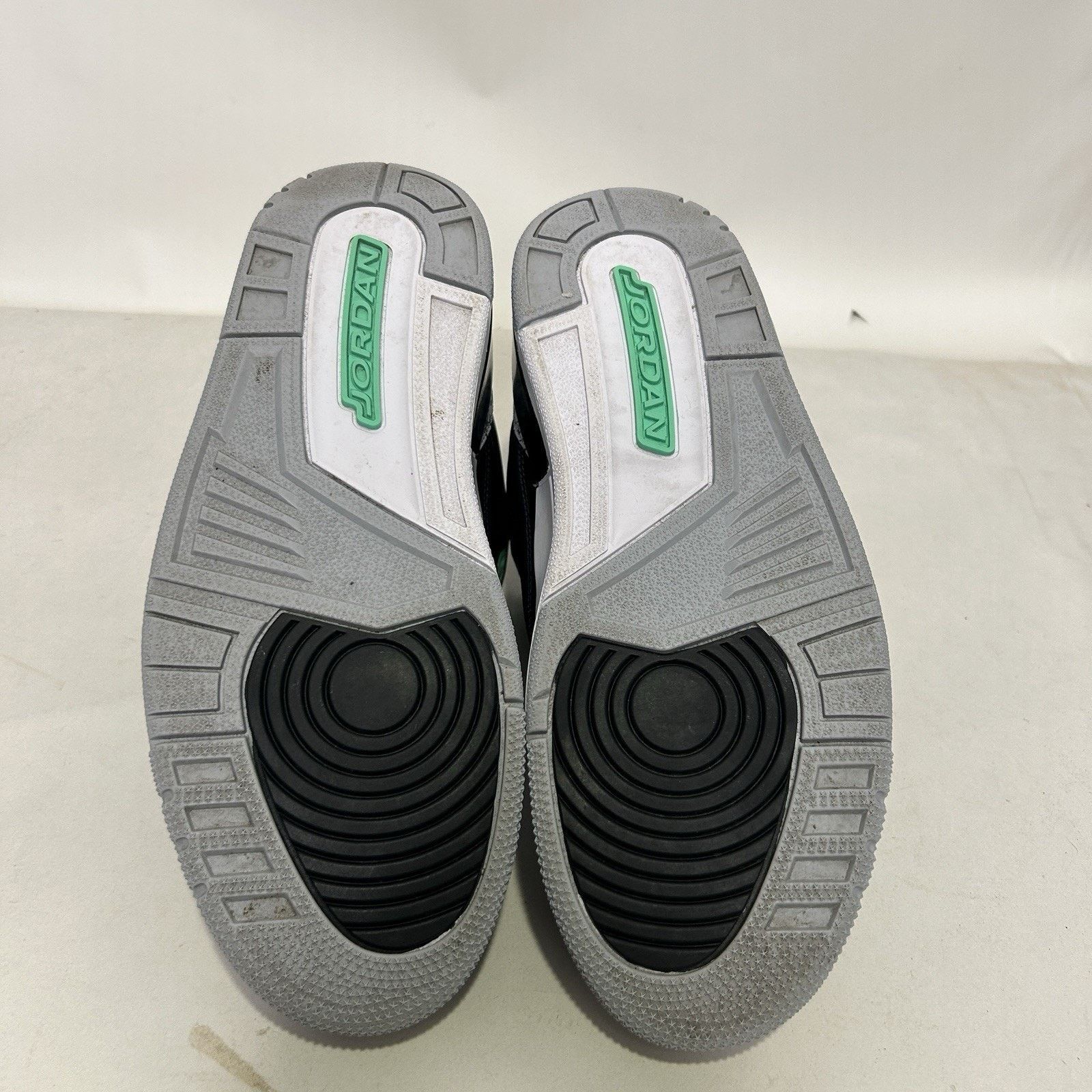 Jordan Brand Nike Air Jordan 3 Retro “Green Glow” Size US 9.5 / EU 42-43 - 7 Thumbnail