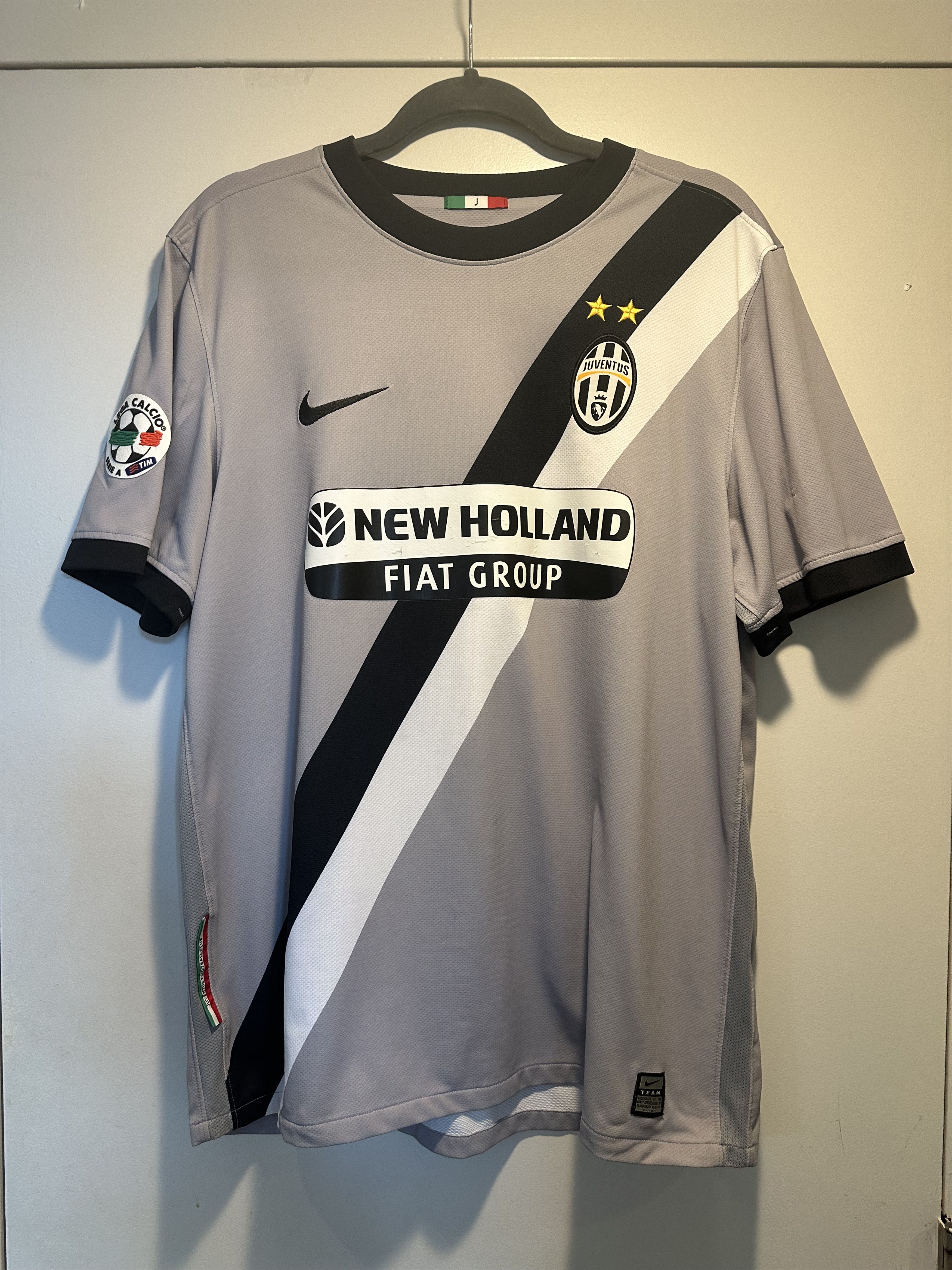 Nike Trezeguet #17 Juventus 2009/10 Away Large w/ Patches Size US L / EU 52-54 / 3 - 2 Thumbnail