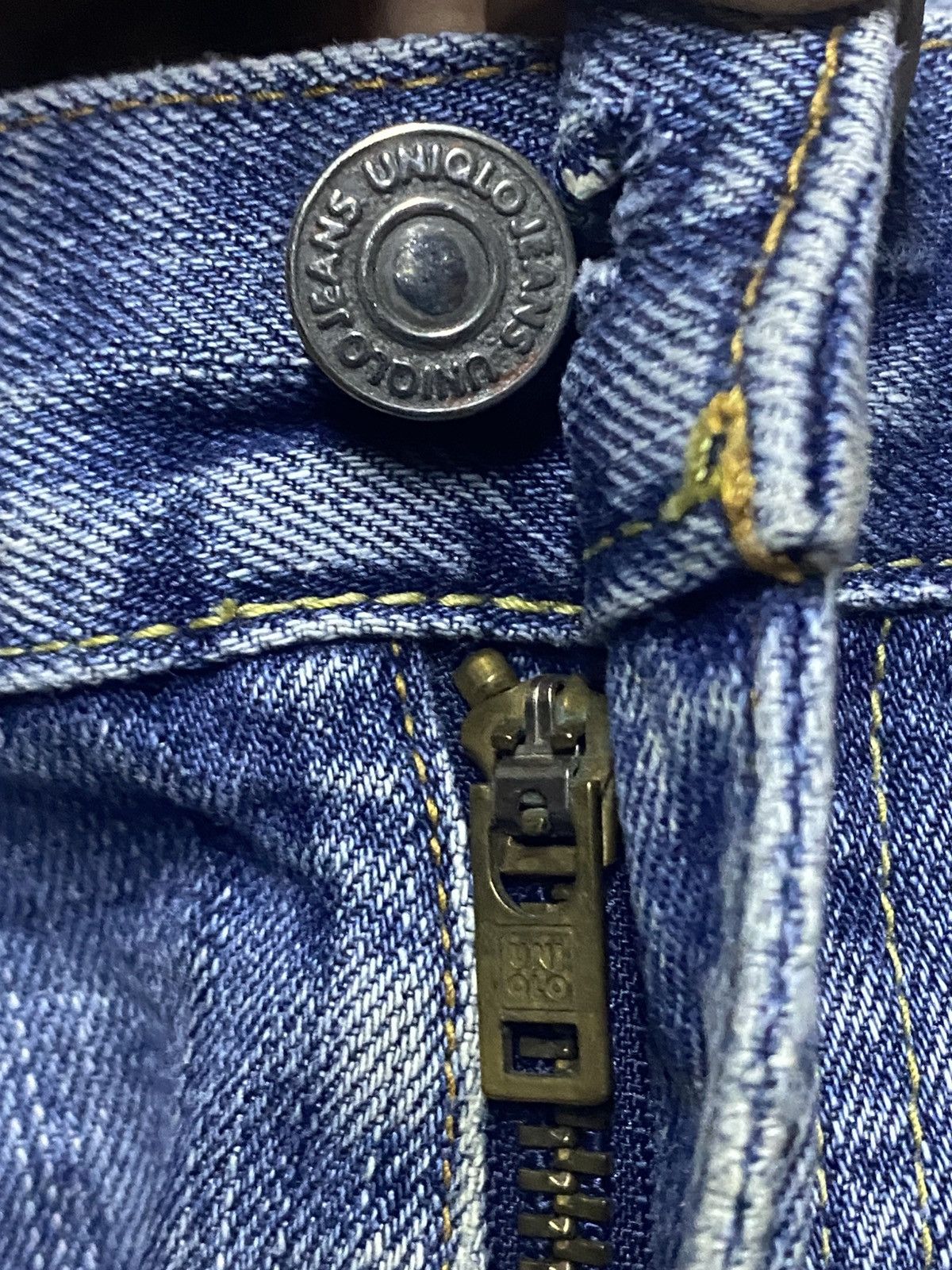 Japanese Brand Vintage Japanese Uniqlo S-002 Light Wash Distressed Jeans Size US 33 - 10 Thumbnail