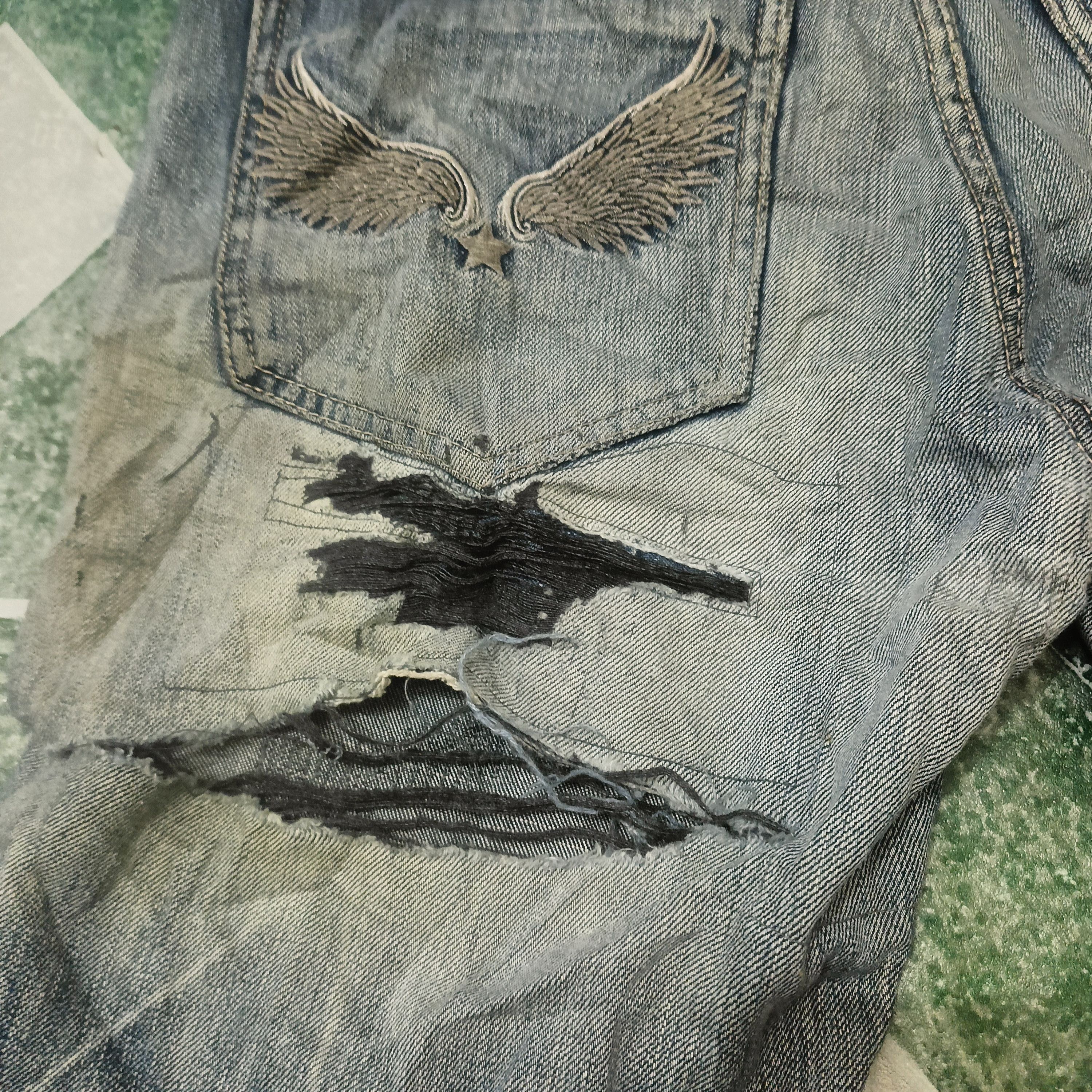 Ends Repair 💥Sick 💥Insane 90s Distressed Big Train jeans Size US 31 - 16 Thumbnail