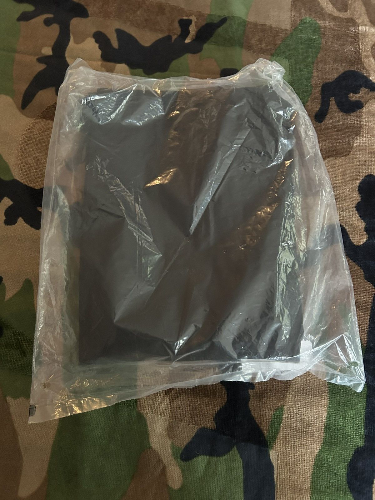 Supreme Supreme Split Logo Tee Black XL FW25 Size US XL / EU 56 / 4 - 7 Thumbnail