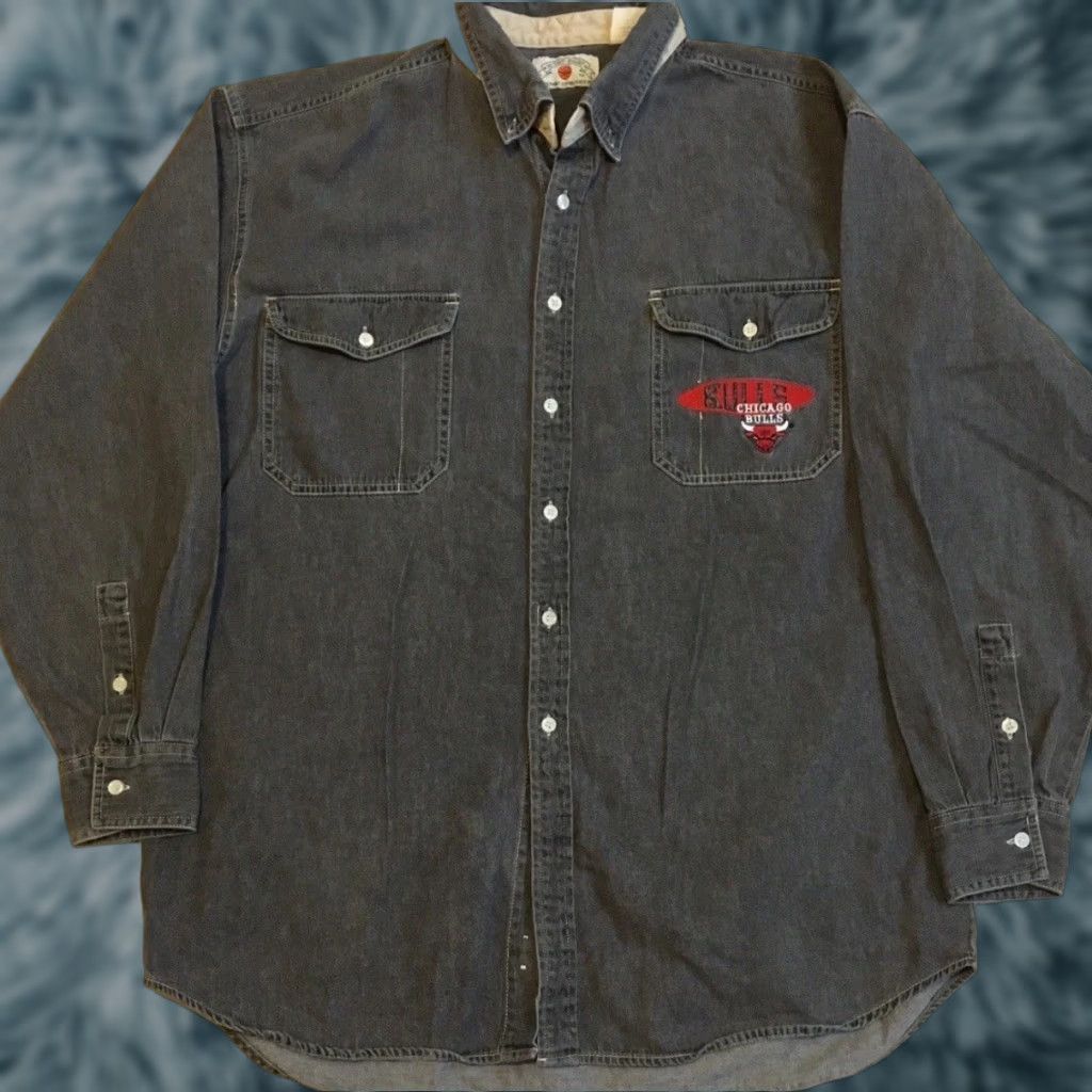 Jordan Brand VINTAGE Chicago Bulls Denim Shirt XL Gray Nike Shirt Mens 90s Grunge Basketball Michael Jordan 80s Biker Punk Rock USA Retro Distressed Size US XL / EU 56 / 4 - 1 Thumbnail