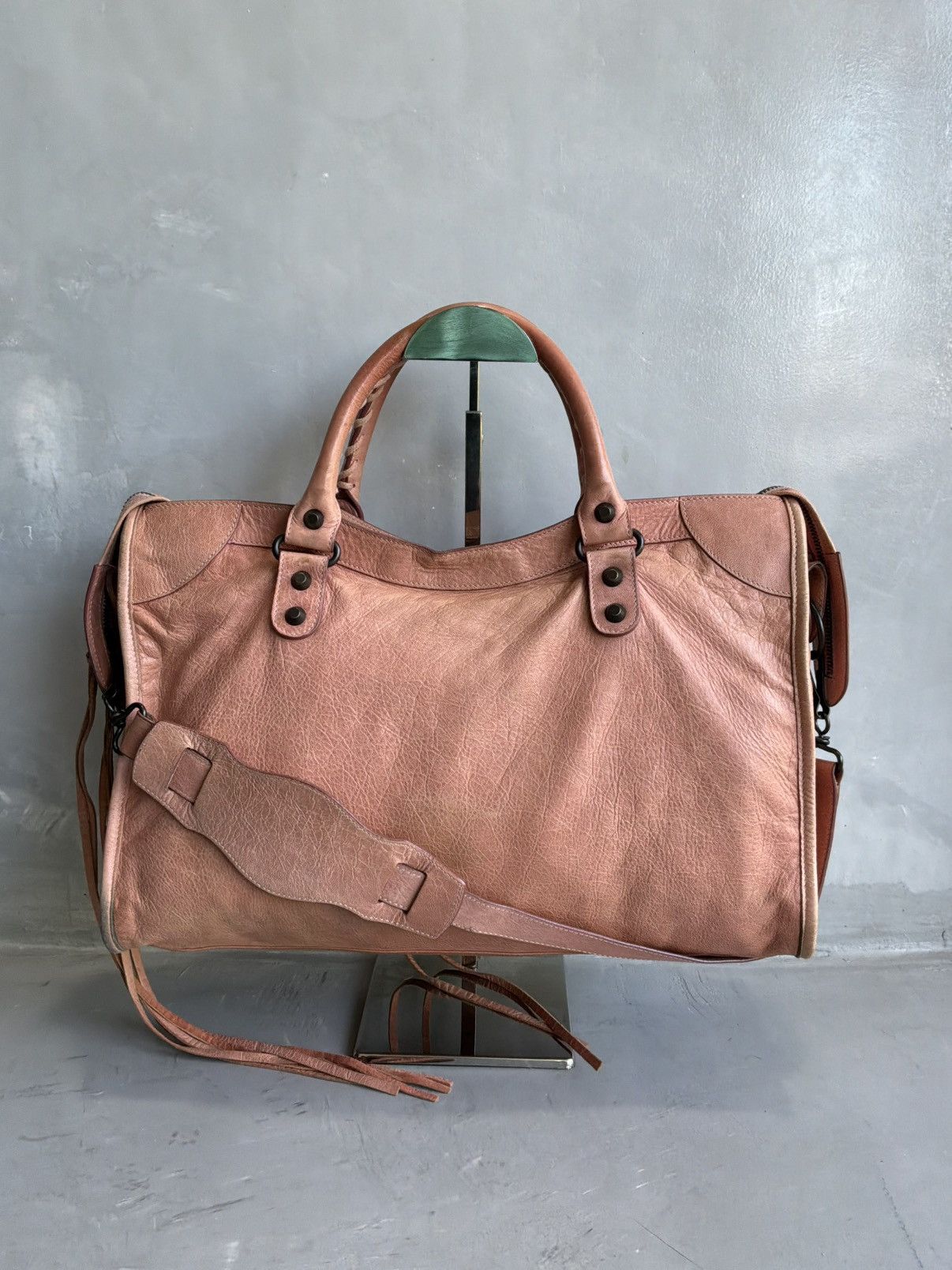 Balenciaga Balenciaga - Classic City - Salmon Pink Lambskin Leather Bag Size ONE SIZE - 2 Thumbnail