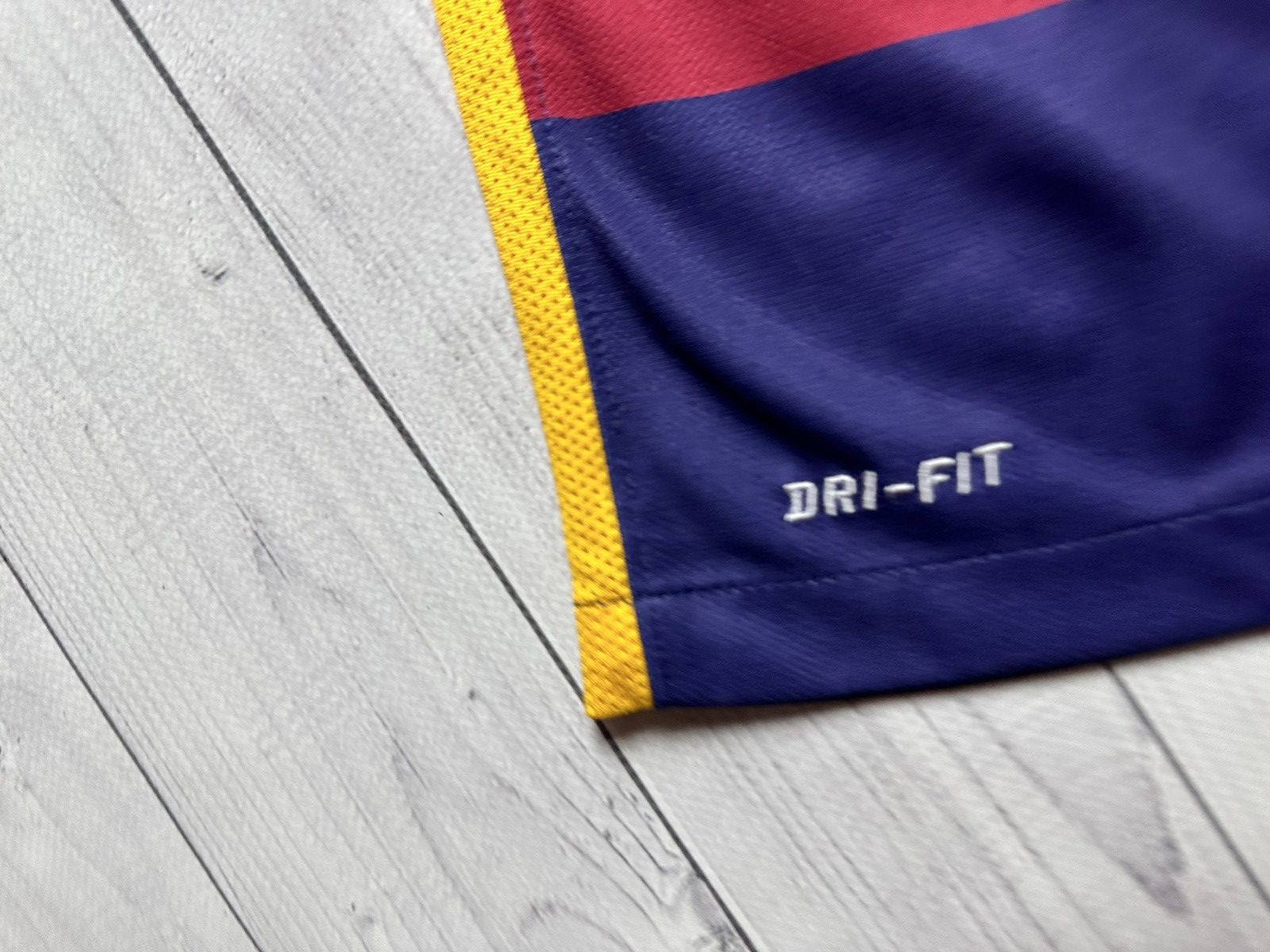 Nike × Vintage Vintage Nike Barcelona soccer jersey size M Size US M / EU 48-50 / 2 - 3 Thumbnail