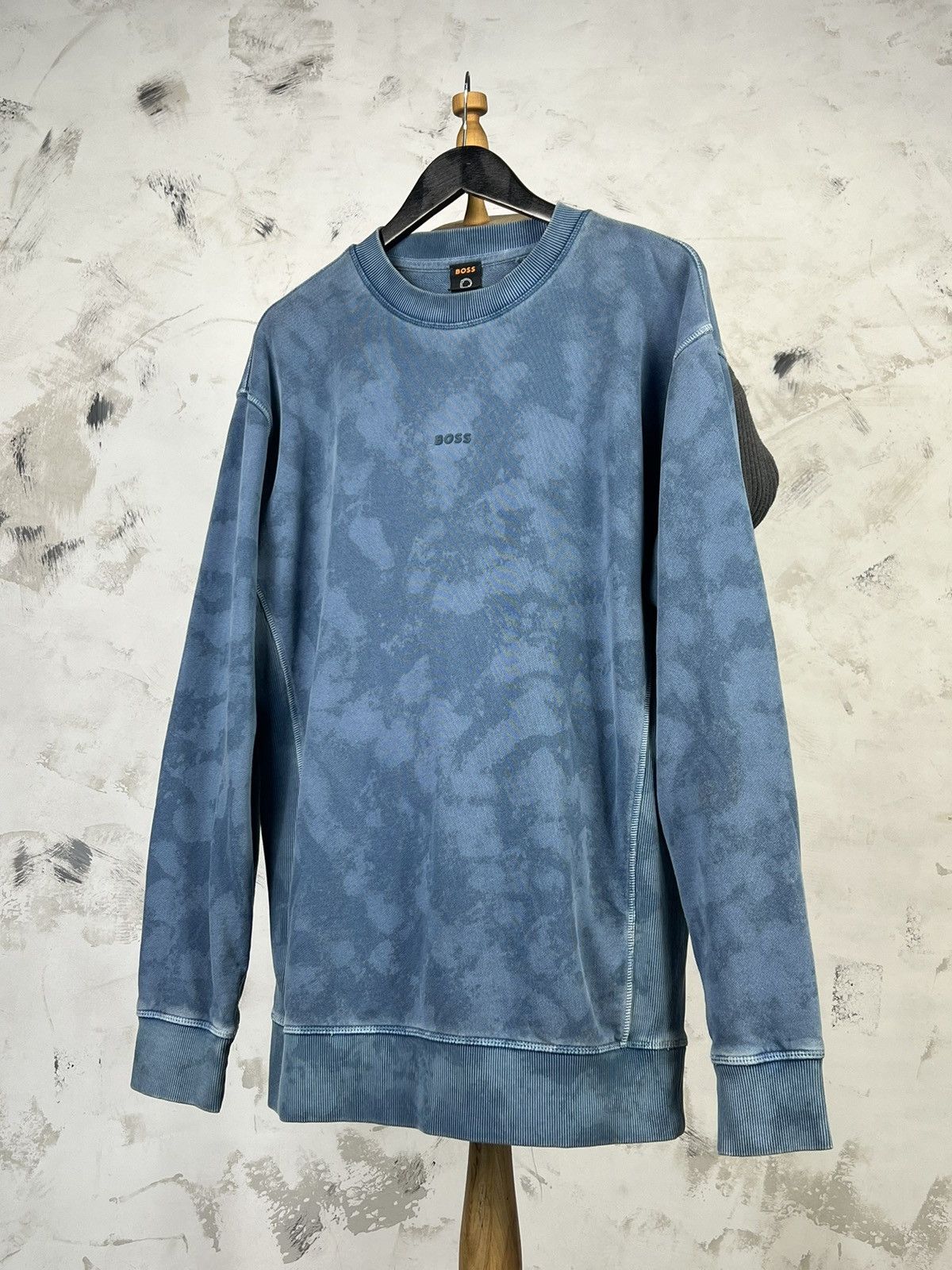 Hugo Boss Hugo Boss Custom Crewneck Sweatshirt Size L Size US L / EU 52-54 / 3 - 1 Thumbnail