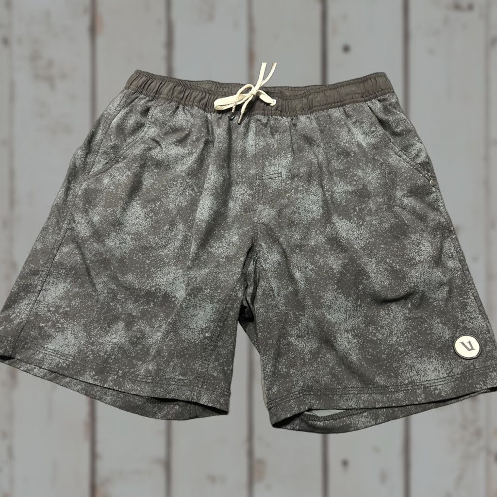 Vuori Vuori Mens XL Camouflage Athletic Shorts 7-Inch Inseam Gym Running Training Casual Size US 36 / EU 52 - 1 Thumbnail