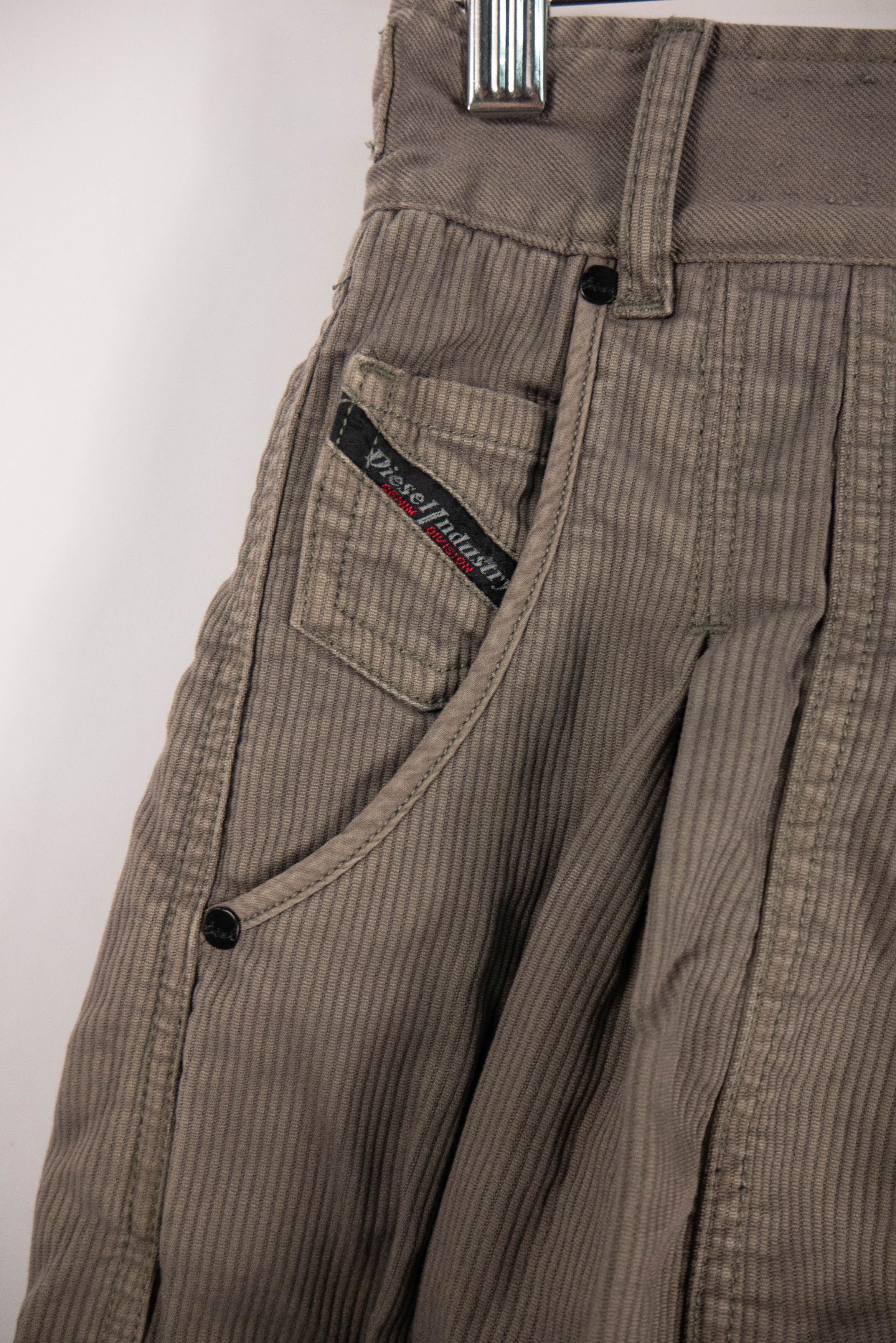 Diesel × Vintage Diesel capri pants Y2K aesthetic corduroy streetwear Size 26" / US 2 / IT 38 - 4 Thumbnail
