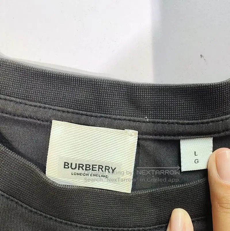 Burberry Burberry Black Cotton Women's T-Shirt. Size L / US 10 / IT 46 - 4 Thumbnail