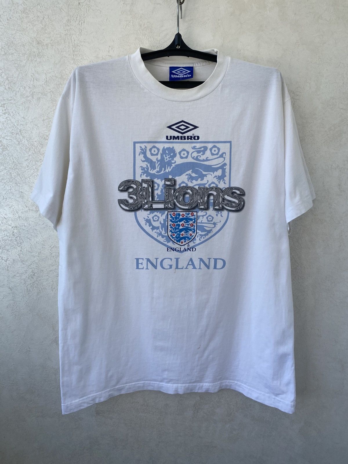 Umbro Vintage 90s England Umbro 3Lions Soccer Football T Shirt Size US L / EU 52-54 / 3 - 1 Thumbnail