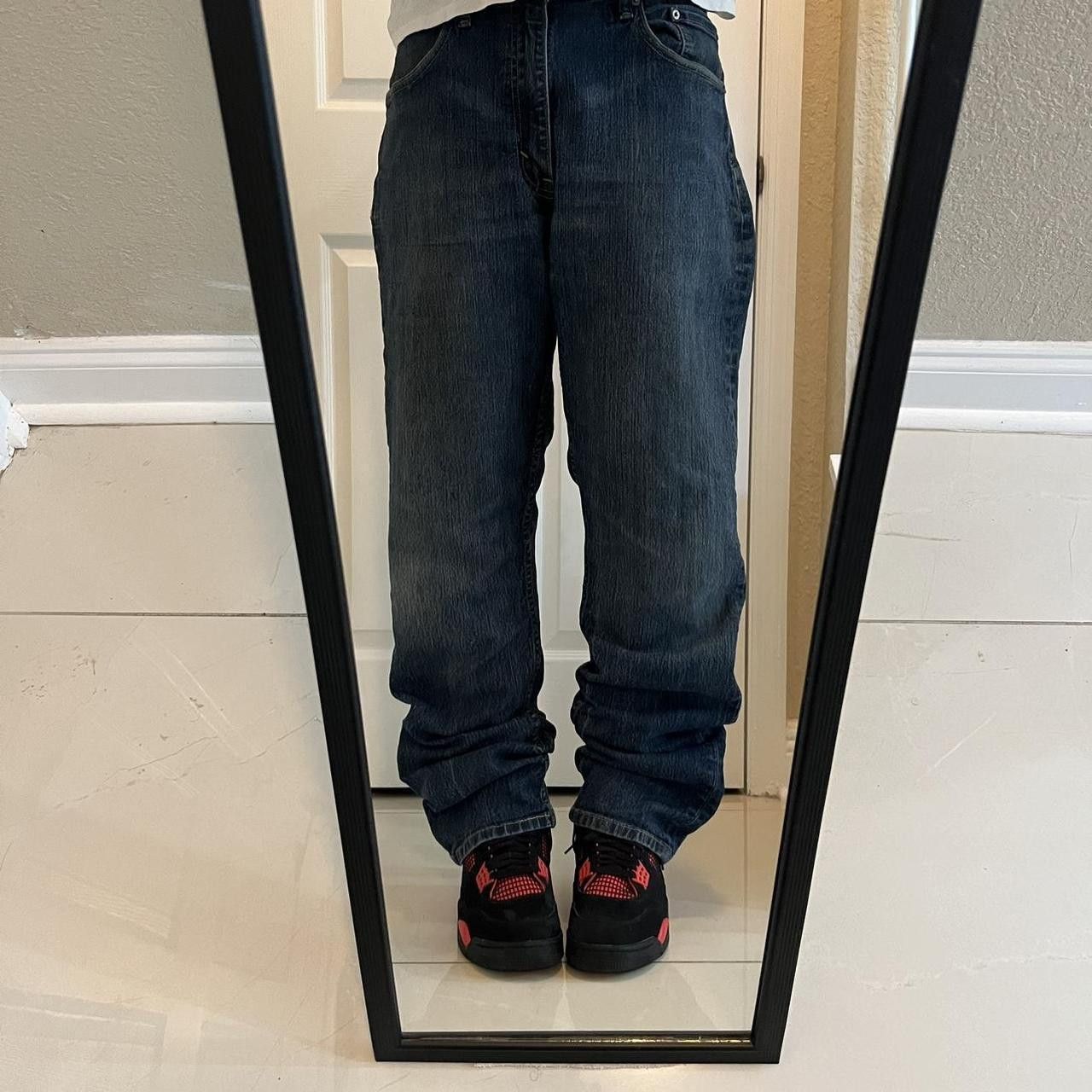 Vintage Vintage Y2K/2000s Baggy Grunge Dark wash Levi’s Denim Jeans! Size US 36 / EU 52 - 1 Thumbnail