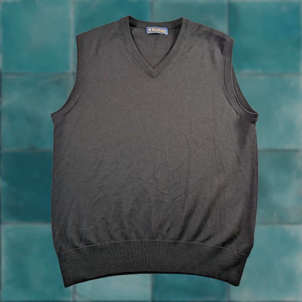 Brooks Brothers Brooks Brothers Vest Men's Medium Black Wool Sleeveless Stand-Up Collar 100% Merino Extra Fine Knit Solid Casual Preppy Modern Fit Size US M / EU 48-50 / 2 - 1 Thumbnail