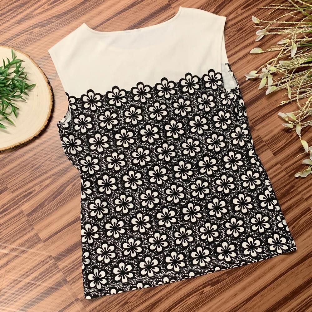 Ann Taylor Ann Taylor Black & White Floral Sleeveless Top Size XS / US 0-2 / IT 36-38 - 4 Thumbnail