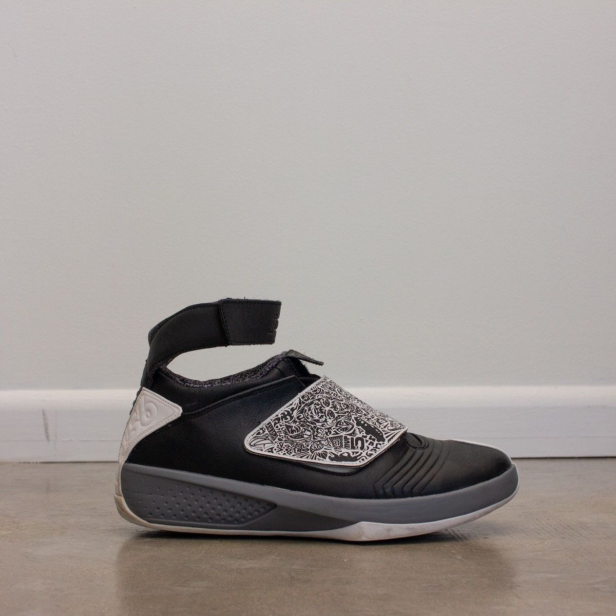 Air Jordan 20 Retro Playoff Men's 310455 - 003 BLACK/WHITE