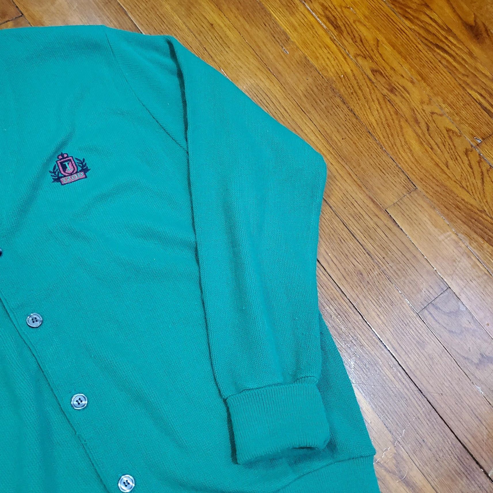 Izod VINTAGE Izod Cardigan Sweater Mens Large Green Acrylic Button Front Knit Crest 80s Size US L / EU 52-54 / 3 - 3 Thumbnail
