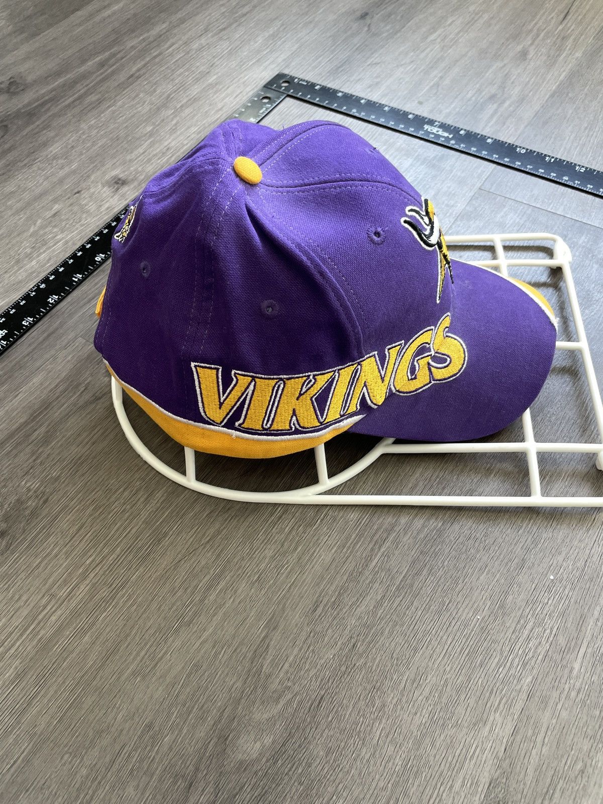 Vintage Y2K Reebok Minnesota Vikings “NFL Logo” Hat (Sz.OS) Size ONE SIZE - 2 Thumbnail