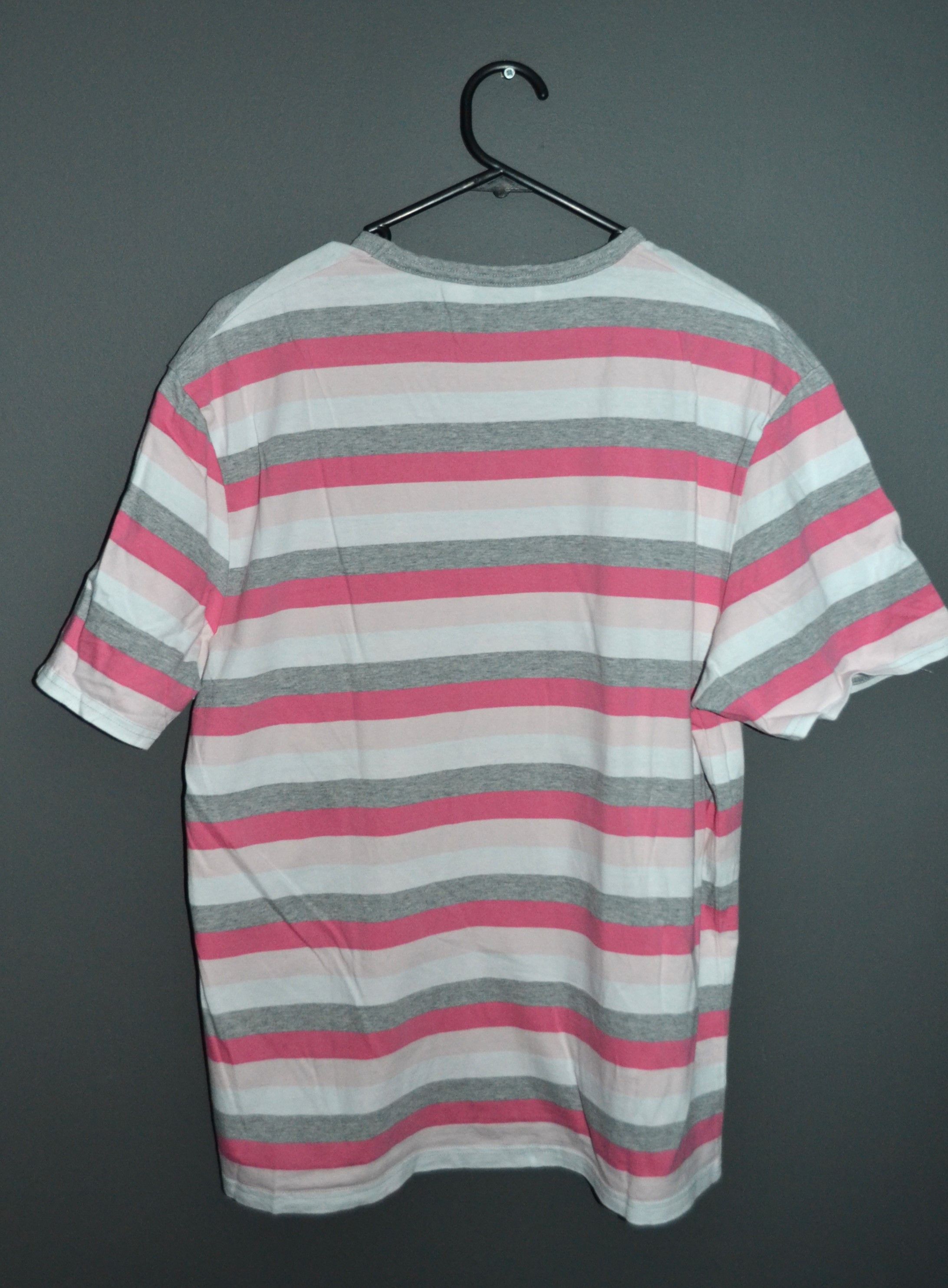 Saint Laurent Paris Yves Saint Laurent Pink Striped Vintage Logo T shirt size L Size US L / EU 52-54 / 3 - 7 Thumbnail