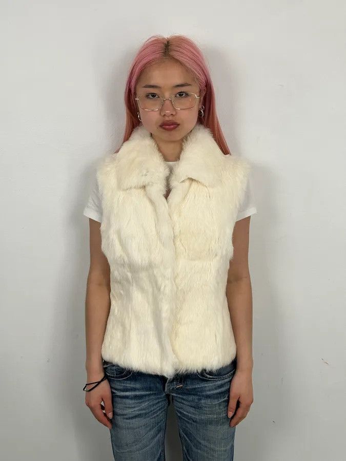 Gianfranco Ferre 2000s Gianfranco Ferre White Fur Vest Size S / US 4 / IT 40 - 1 Thumbnail