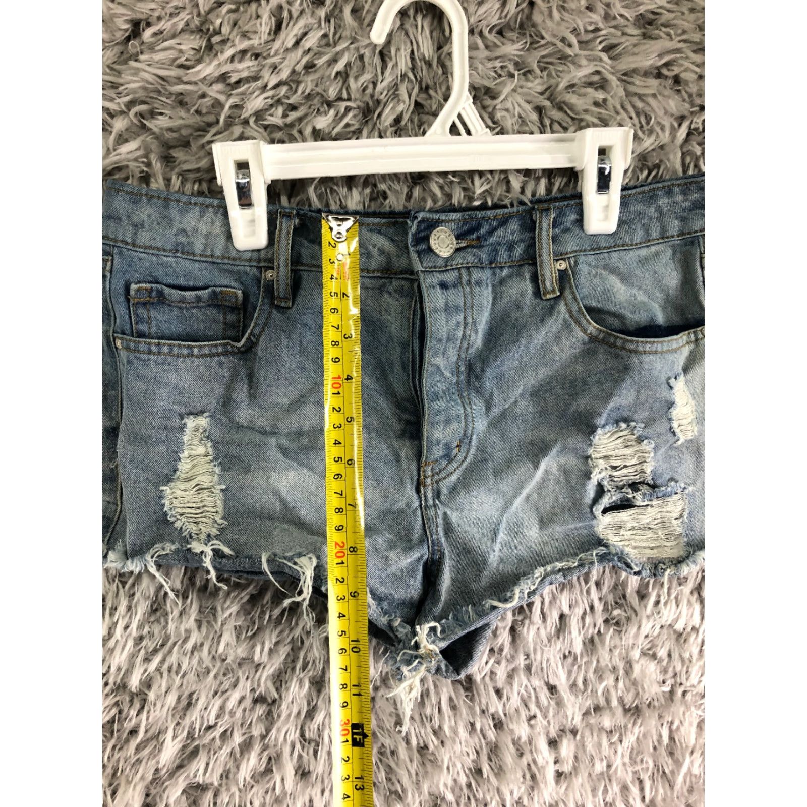 Denime Refuge Button Fly Womens Size 6 Mid Rise Cut-Off Blue Denim Jean Shorts Size 28" / US 6 / IT 42 - 3 Thumbnail