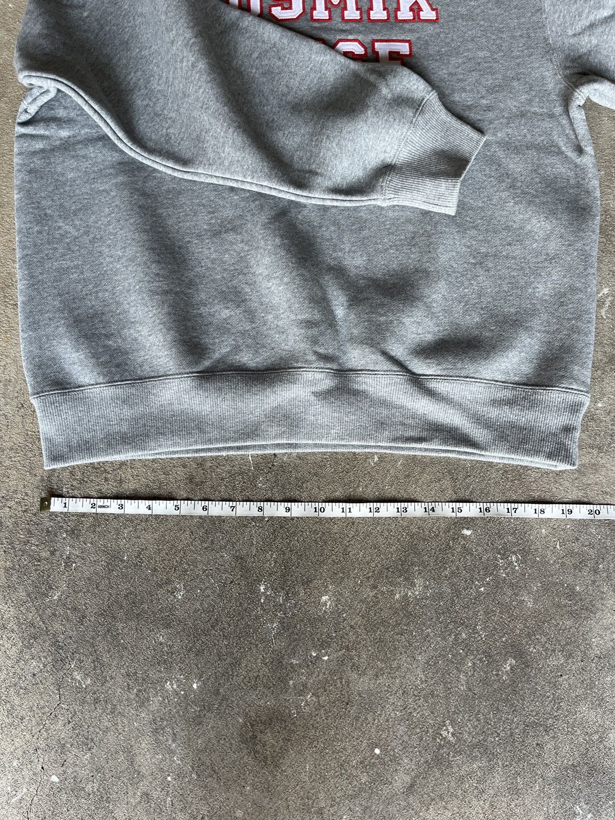 GU × Japanese Brand × Undercover GU X UNDERCOVER KOSMIK NOISE GREY SWEATSHIRT (M) Size US M / EU 48-50 / 2 - 10 Thumbnail
