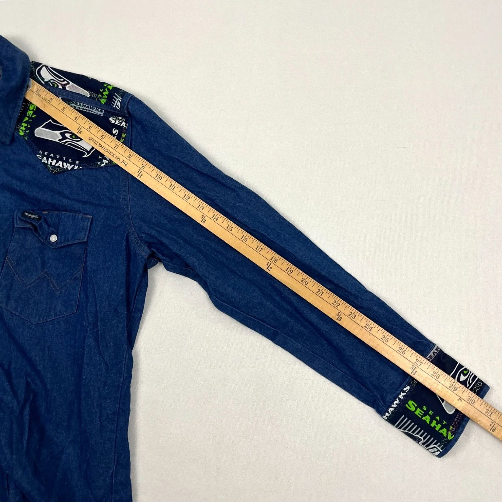 Wrangler VINTAGE Seattle Seahawks Shirt Mens L Custom Pearl Snap Denim Wrangler Western Patchwork Size US L / EU 52-54 / 3 - 7 Thumbnail