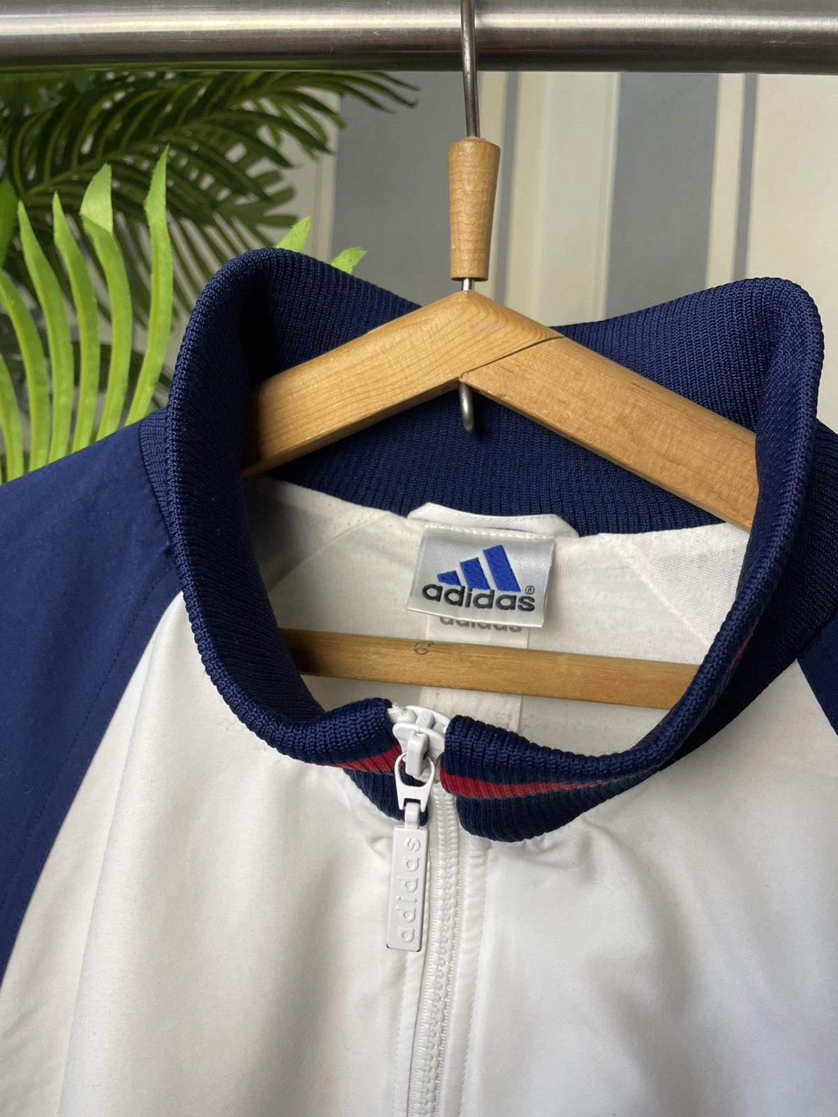 Adidas Vintage Adidas Light Jacket Big Logo Full Zip y2k Size L Size US L / EU 52-54 / 3 - 4 Thumbnail