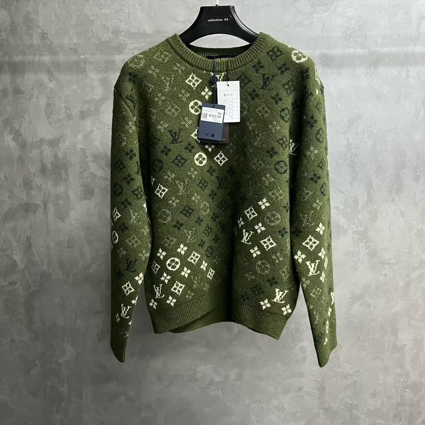 Louis Vuitton Louis Vuitton Printed Sweater m Men Size US M / EU 48-50 / 2 - 1 Thumbnail