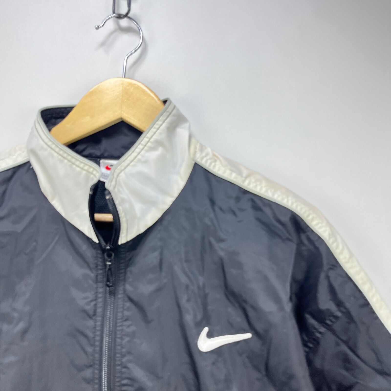 Nike × Vintage Vintage 90s Nike Windbreaker Swoosh Spellout Women's Large Size L / US 10 / IT 46 - 3 Thumbnail