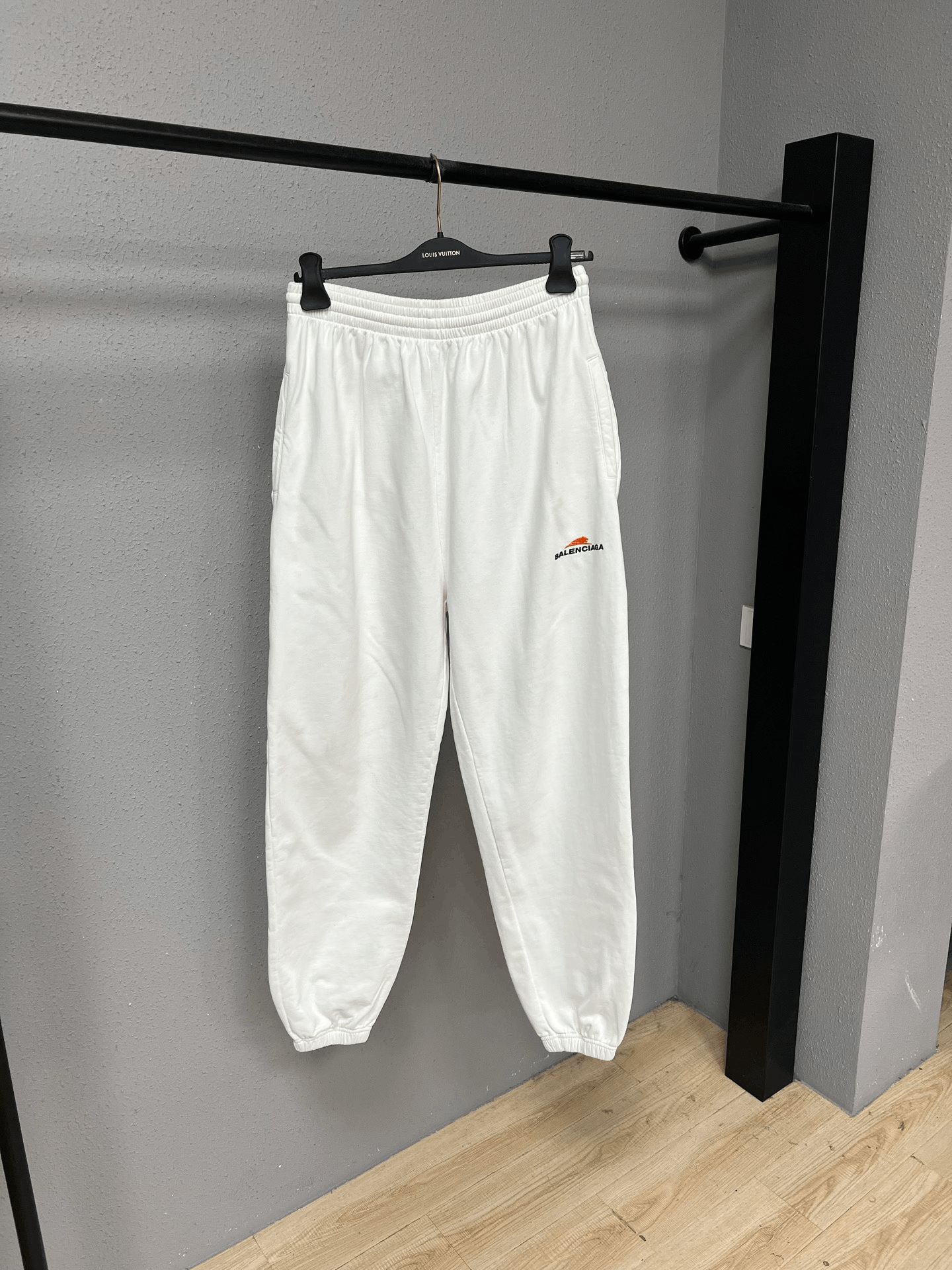 Balenciaga Balenciaga White Embroidered Logo Sweatpants Size 22" - 1 Thumbnail
