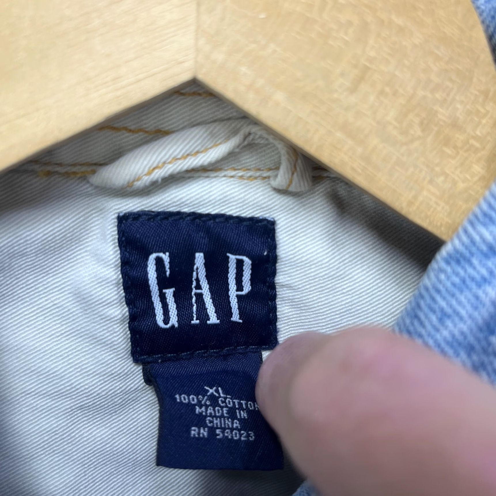 Gap VINTAGE Gap Denim Jacket Light Wash Womens S Blue Denim Jacket Retro Y2K Womens Jacket Size S / US 4 / IT 40 - 5 Thumbnail