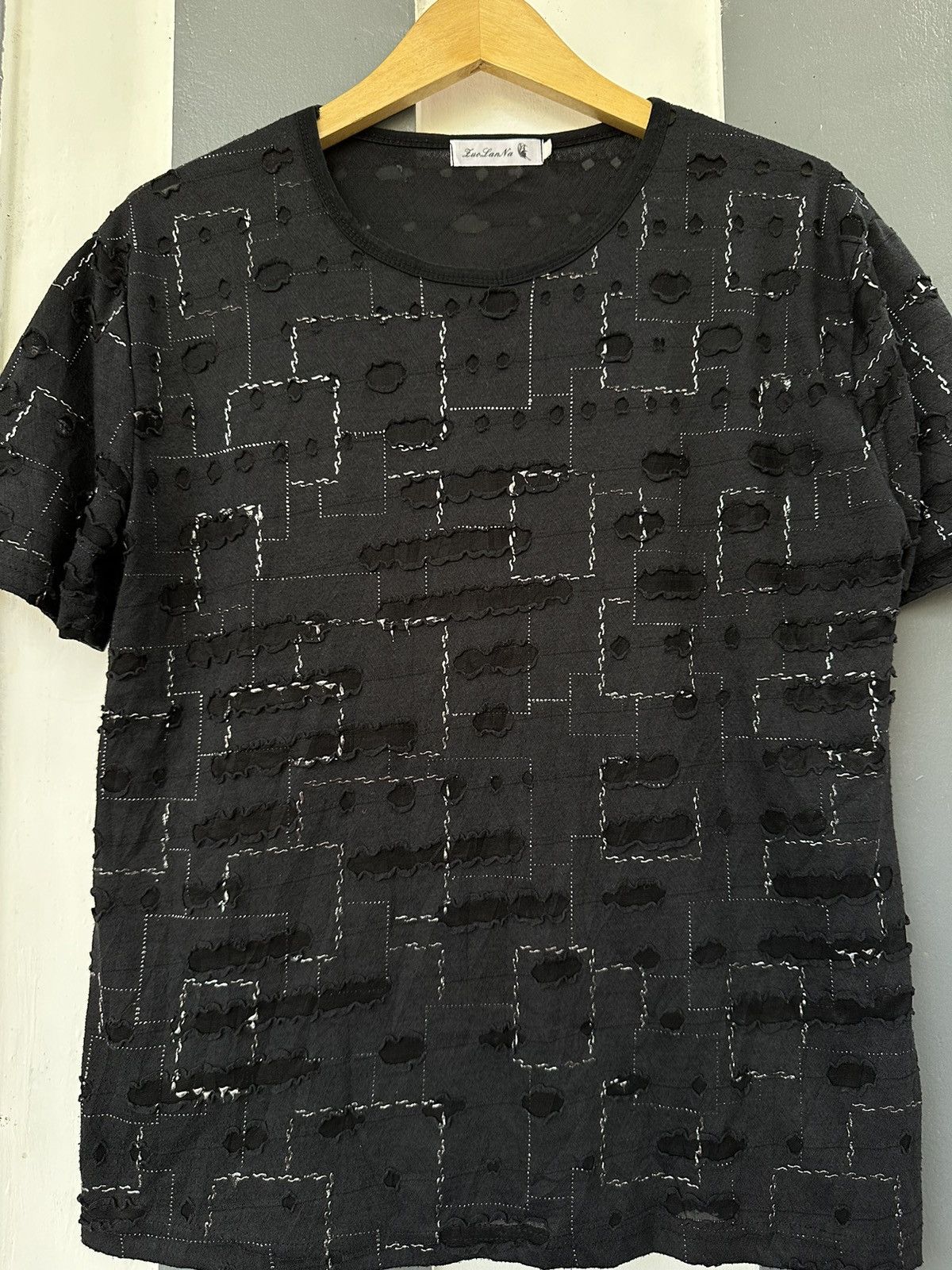 Beauty Beast CRAZY DISTRESSED PUNK STYLED LUO LAN NA TSHIRT Size US M / EU 48-50 / 2 - 2 Thumbnail