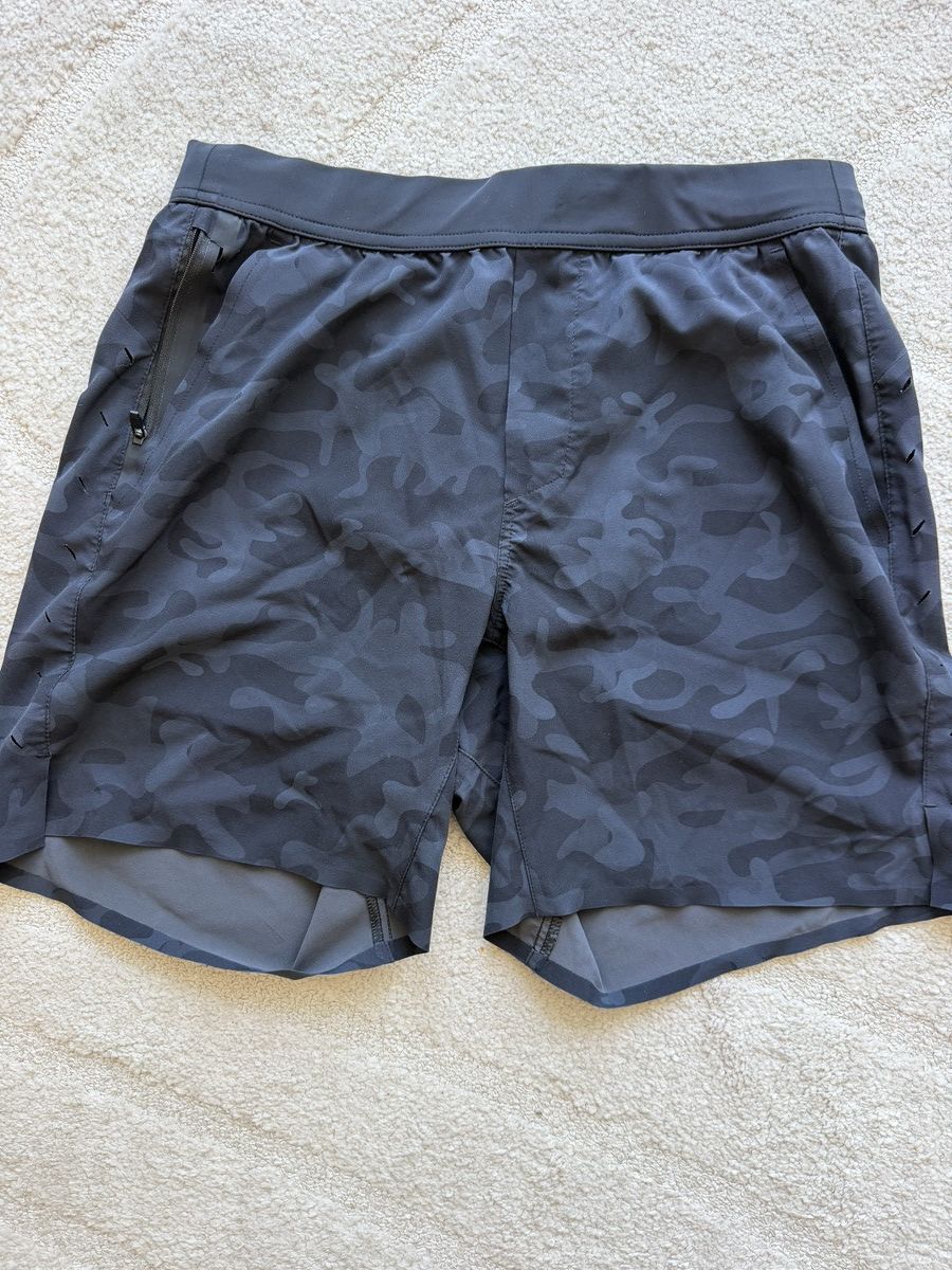 Ten Thousand Black camo ten thousand workout shorts Size US 31 - 2 Thumbnail