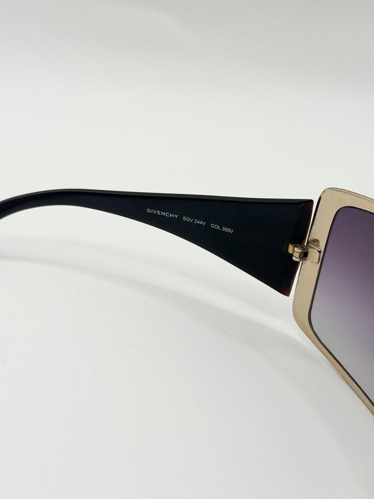 Givenchy Vintage Y2k Givenchy Sunglasses Size ONE SIZE - 2 Thumbnail