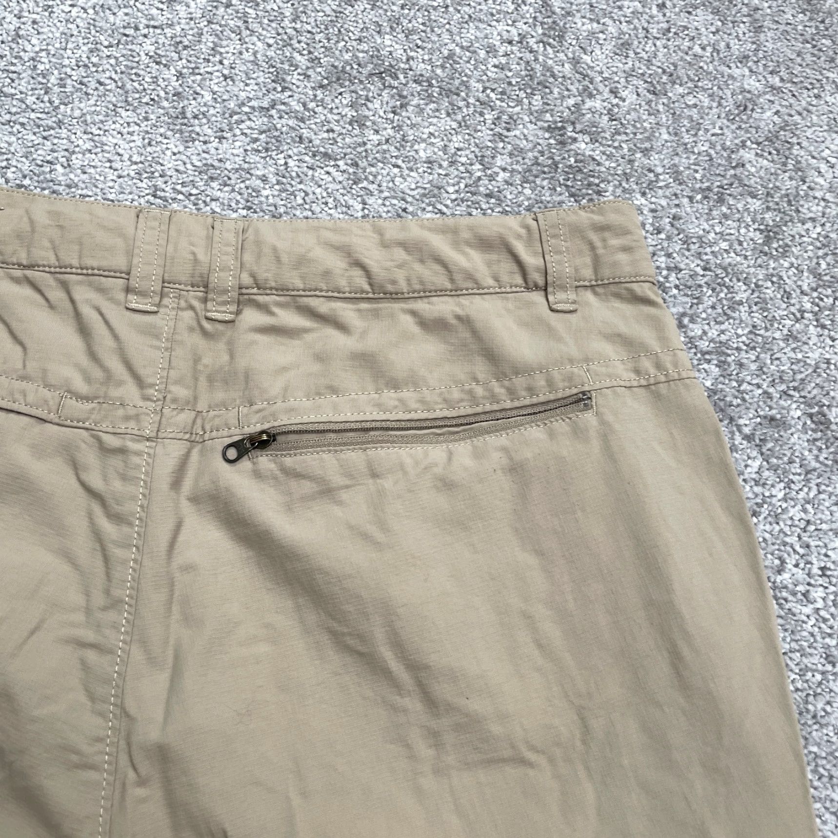 The North Face VINTAGE The North Face Mens Shorts Casual Travel 32 Khaki Nylon Outdoor Breathable Size US 32 / EU 48 - 5 Thumbnail