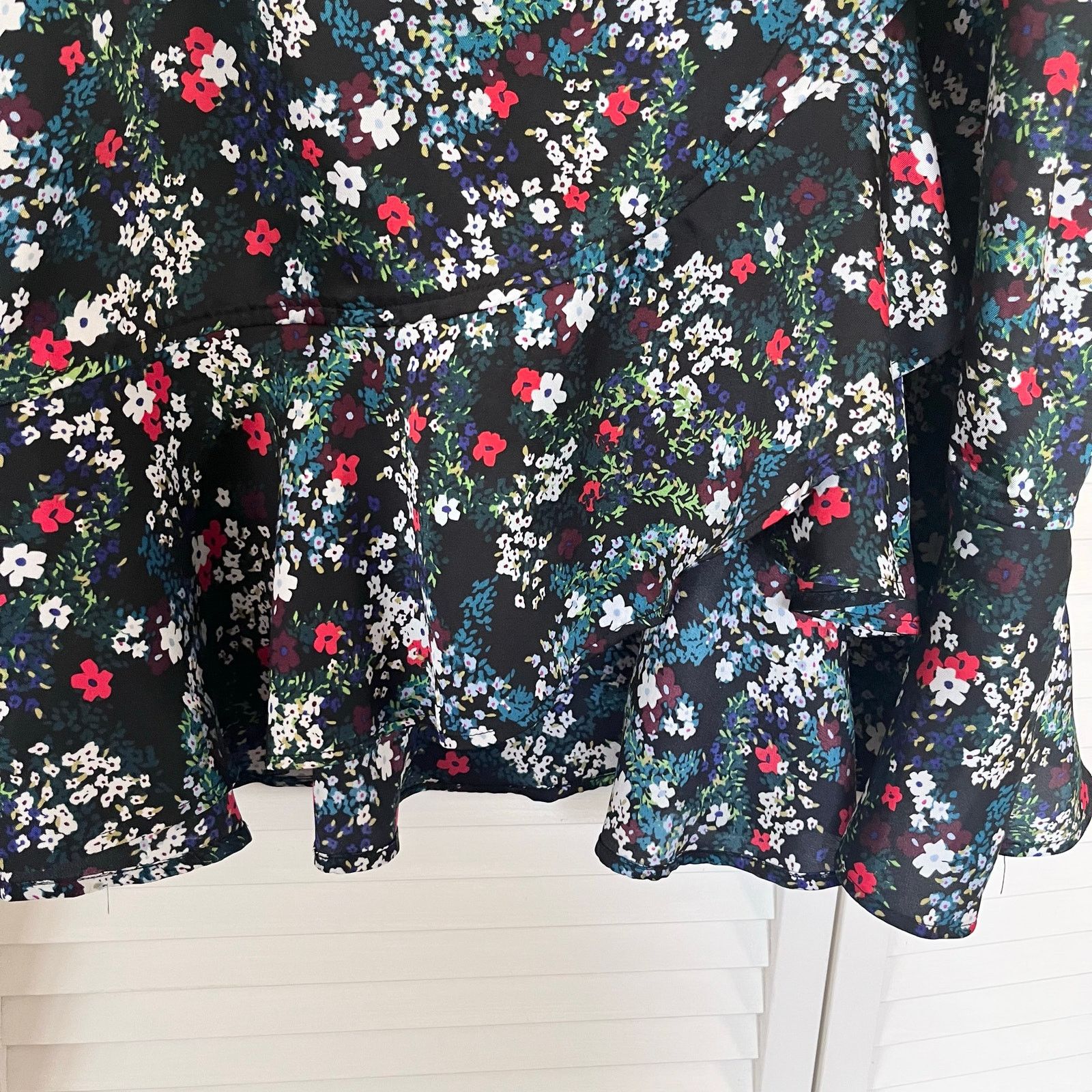 Rebecca Minkoff Rebecca Minkoff Zoe Black Floral Print Ruffled Wrap Skirt Size 36" / US 14 / IT 50 - 6 Thumbnail