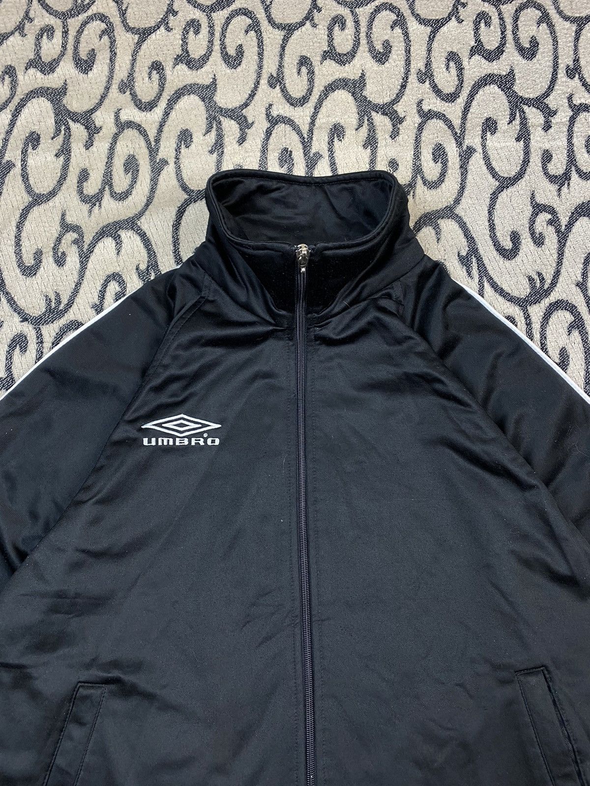Umbro Vintage 00s Umbro Track Jacket Streetwear Retro Size US L / EU 52-54 / 3 - 7 Thumbnail