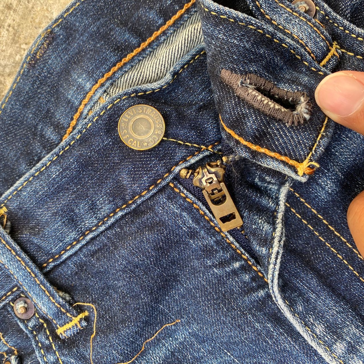 Levi's Vintage Levis 551 Distressed Denim Kurt Cobain Style Size US 32 / EU 48 - 12 Thumbnail