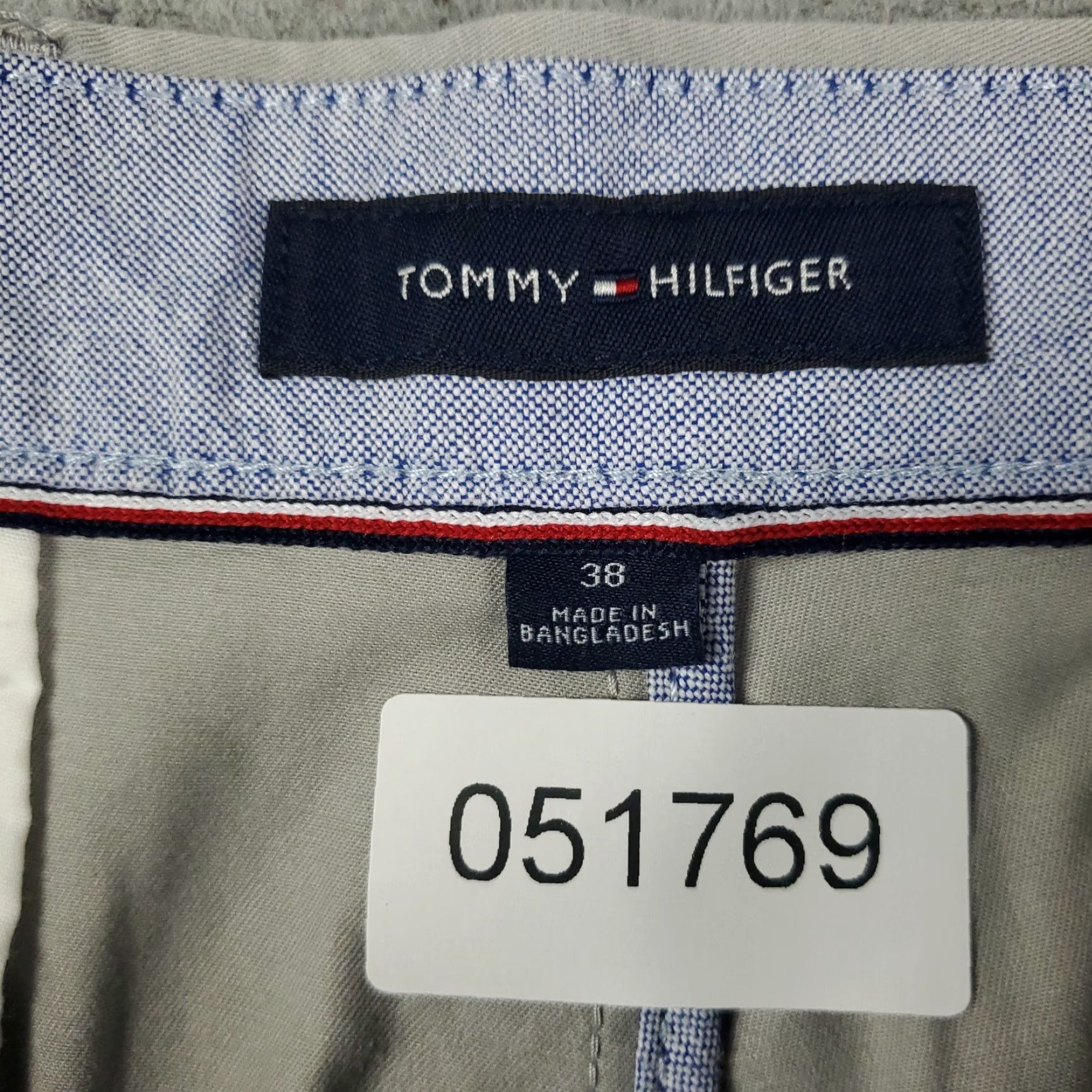 Tommy Hilfiger VINTAGE Tommy Hilfiger Shorts Mens Size 38 Beige Casual Flat Front Chino Size US 38 / EU 54 - 8 Thumbnail
