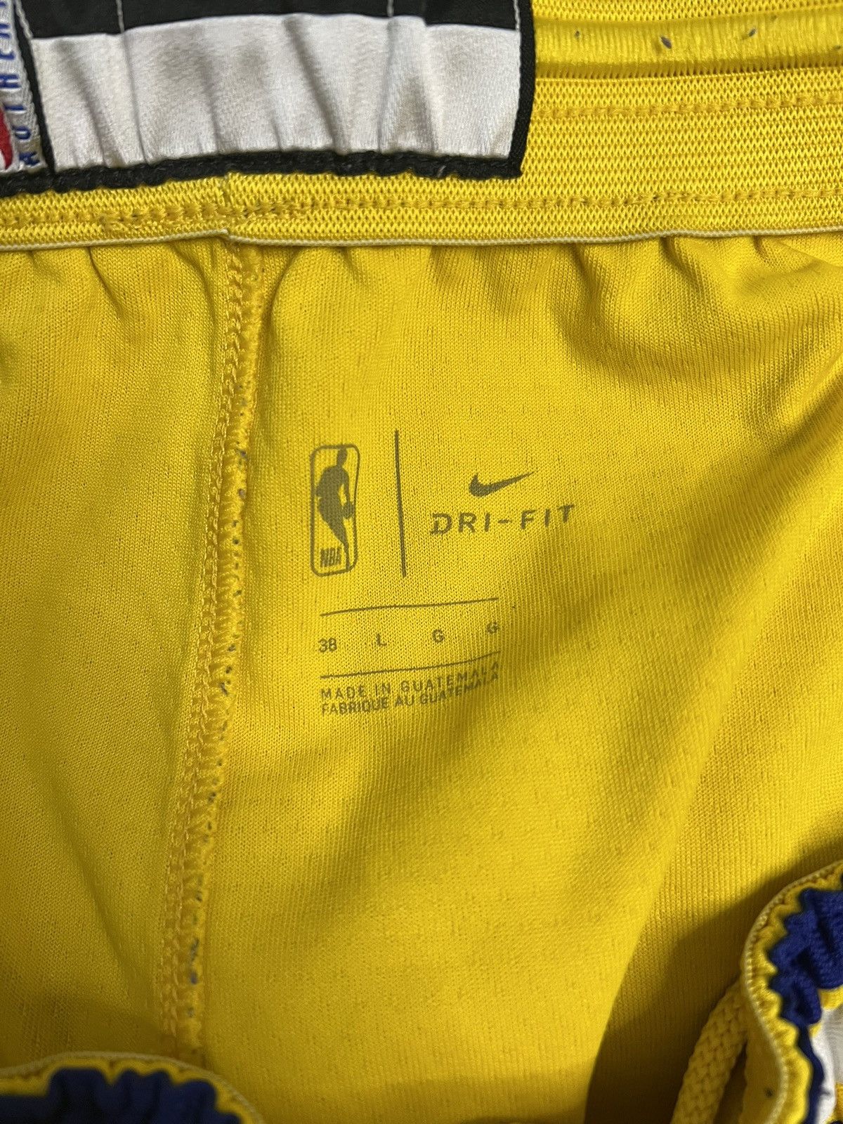NBA Warriors Shorts Size US 36 / EU 52 - 8 Thumbnail