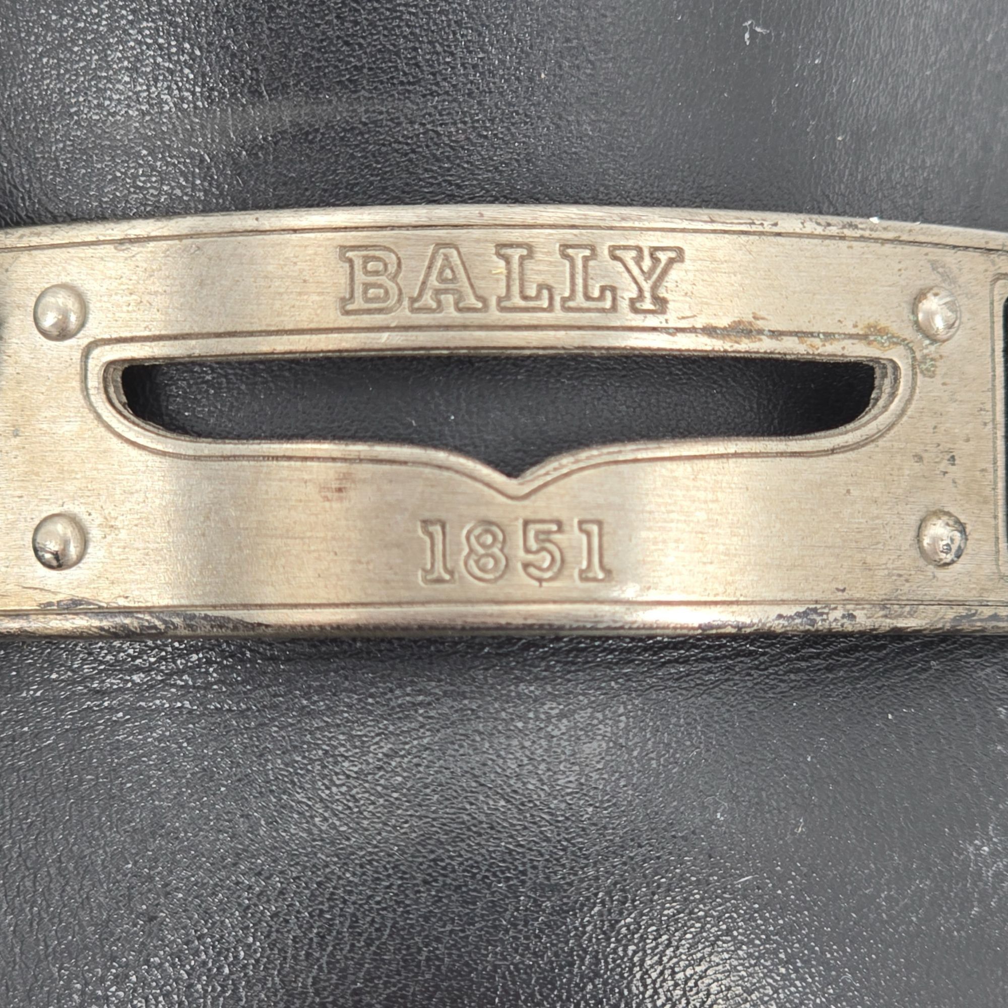 Bally Bally Switzerland Men's size 7D Black Leather Logo Plate Bit Size US 7 / EU 40 - 4 Thumbnail
