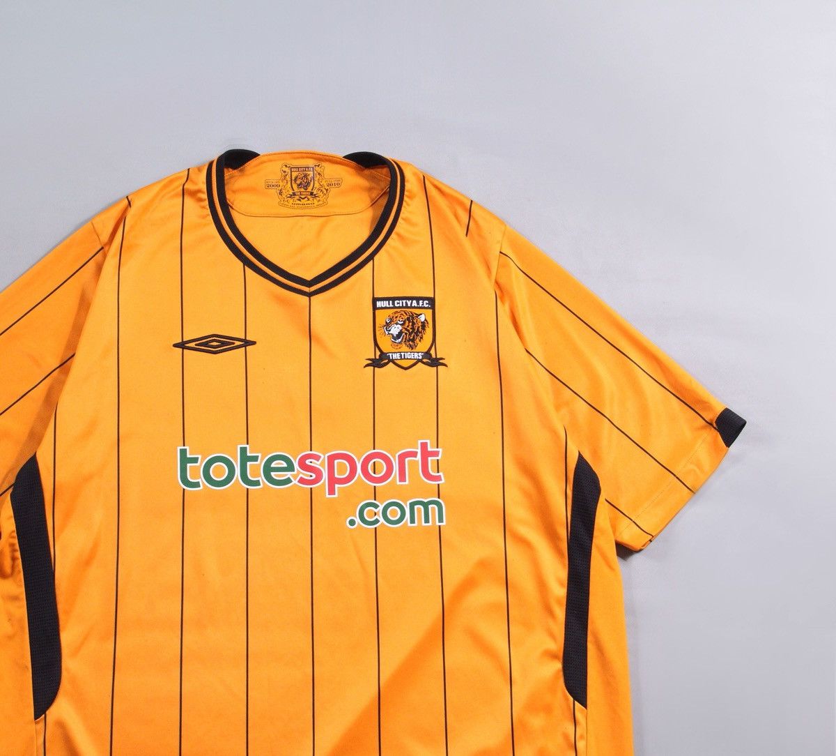 Umbro Umbro Hull City FC Soccer Football Jersey T Shirt XL Size US XL / EU 56 / 4 - 2 Thumbnail