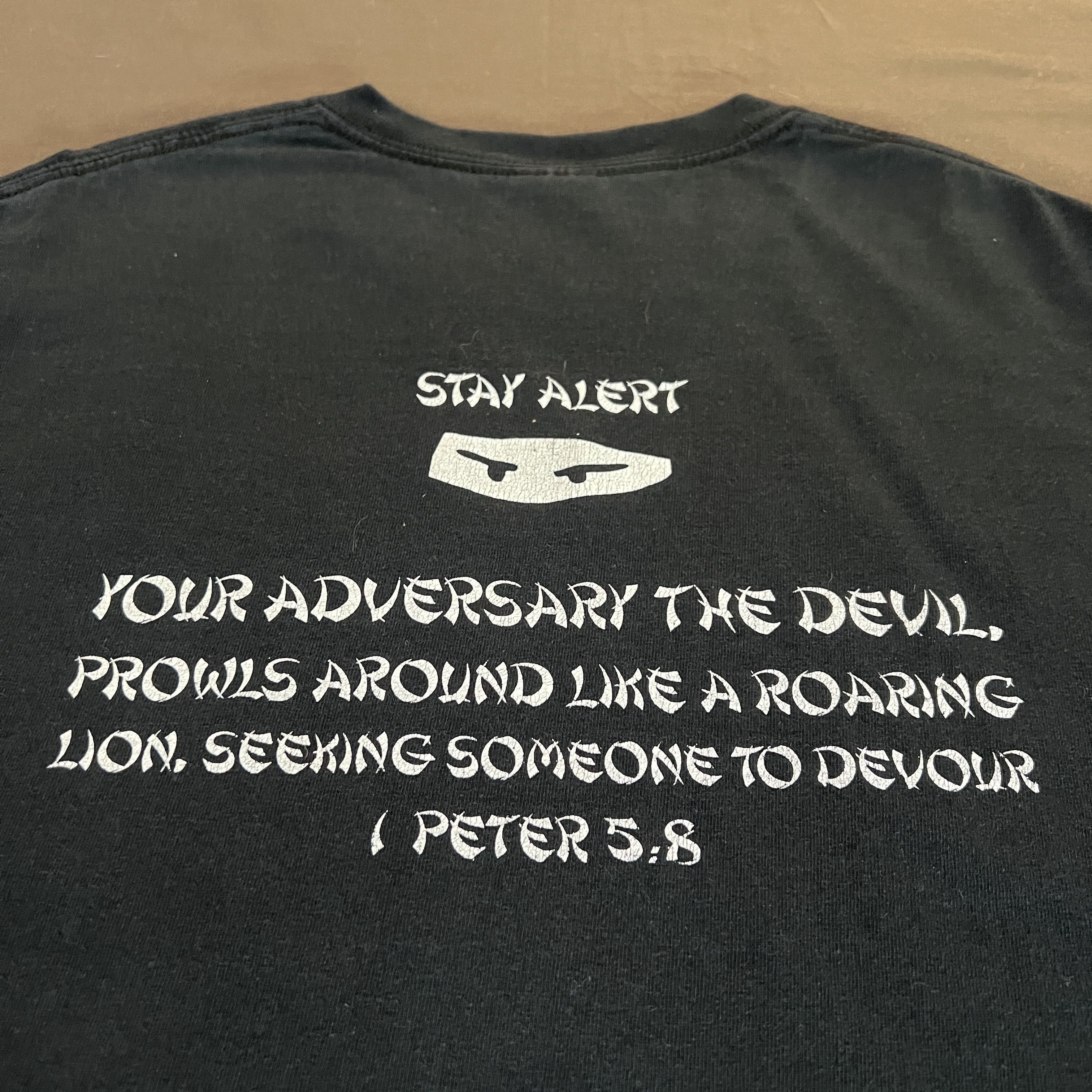 Japanese Brand × Vintage Vintage Y2K Ninja Jesus God Holy Bible Tee Faded Size US L / EU 52-54 / 3 - 6 Thumbnail