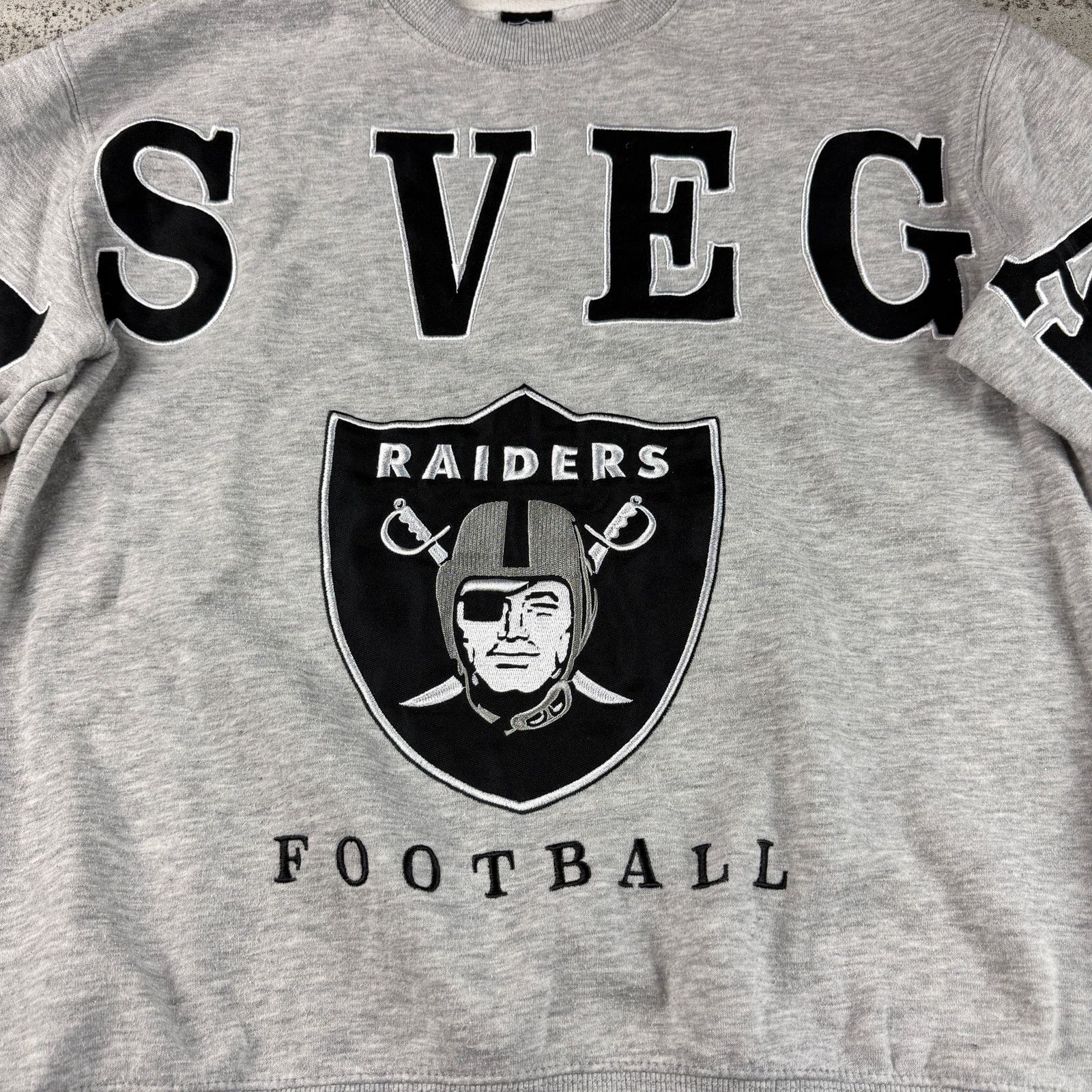 Japanese Brand × NFL Las Vegas Raider Spell Out Patch Logo Sweatshirt Size Small Size US S / EU 44-46 / 1 - 4 Thumbnail