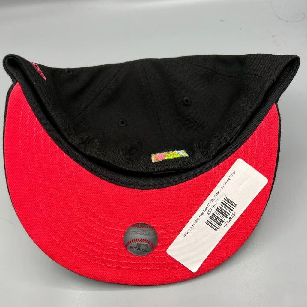 New Era Boston Red Sox Hat Men 7 Black In Living Color Fitted Cap Size ONE SIZE - 7 Thumbnail