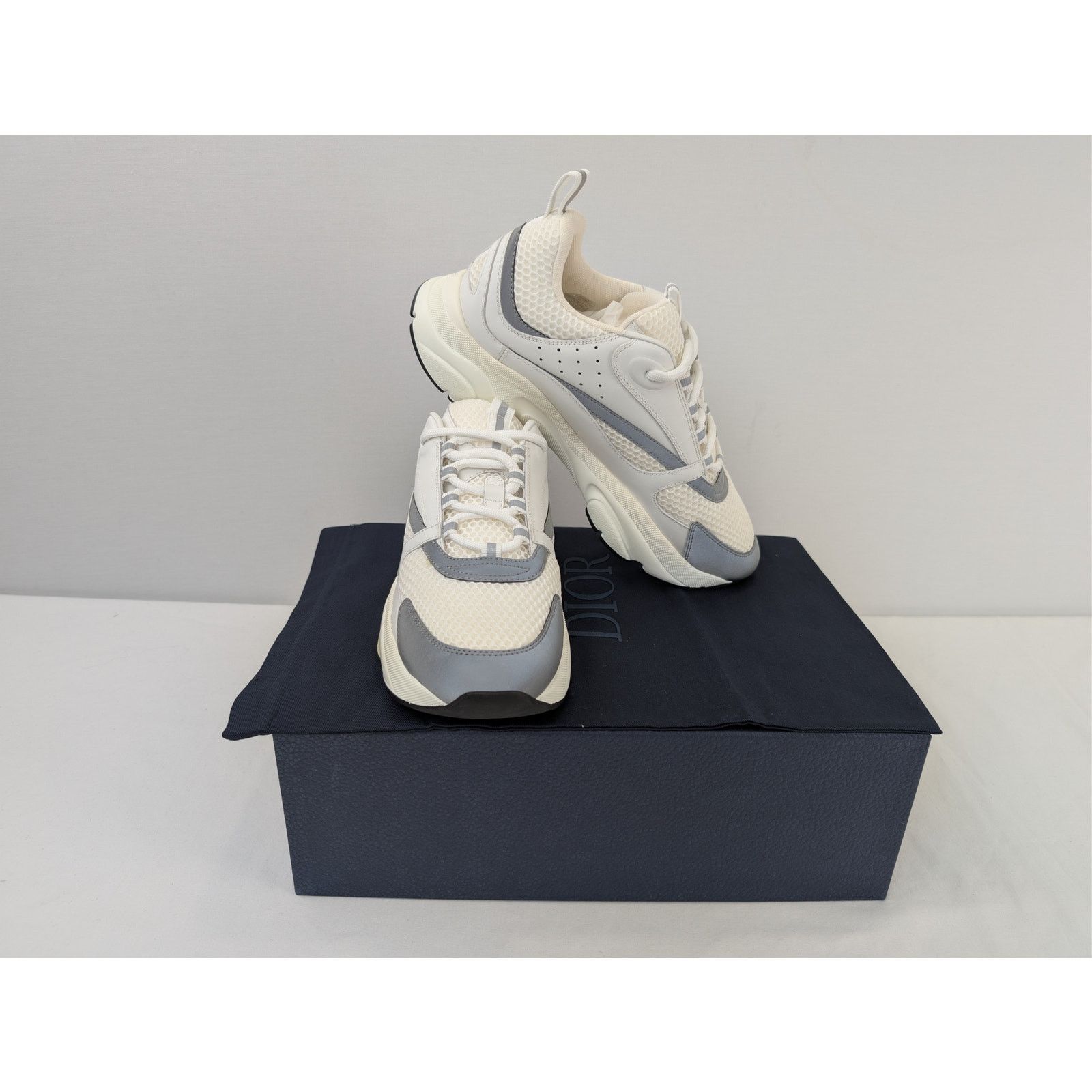 Dior o1rshd1 B22 sneakers in white and silver Size US 11 / EU 44 - 16 Thumbnail