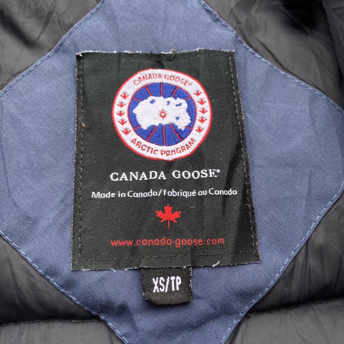 Canada Goose Canada Goose Feather Jacket Size US M / EU 48-50 / 2 - 2 Thumbnail