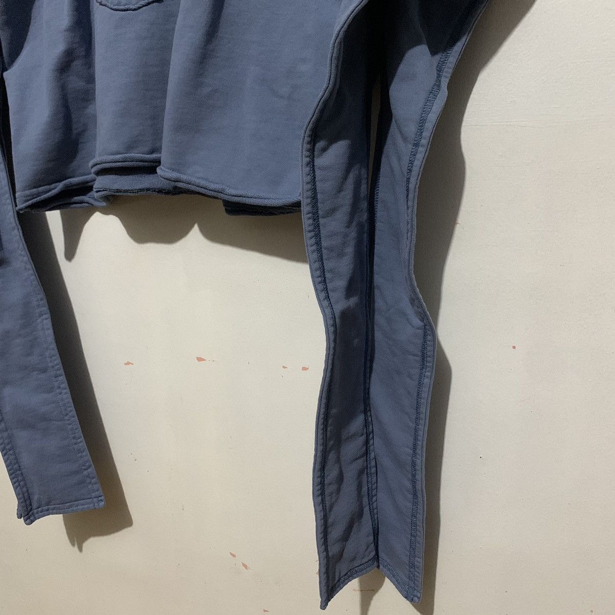 JW Anderson JW Anderson Logo Deconstructed Sleeve Cropped Sweatshirt Size M / US 6-8 / IT 42-44 - 7 Thumbnail
