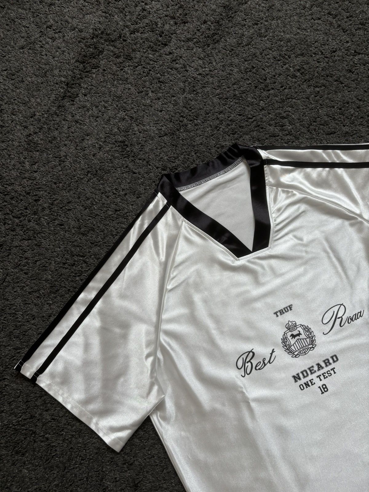Vintage Vintage white unisex satin football jersey old money v neck Size US M / EU 48-50 / 2 - 3 Thumbnail