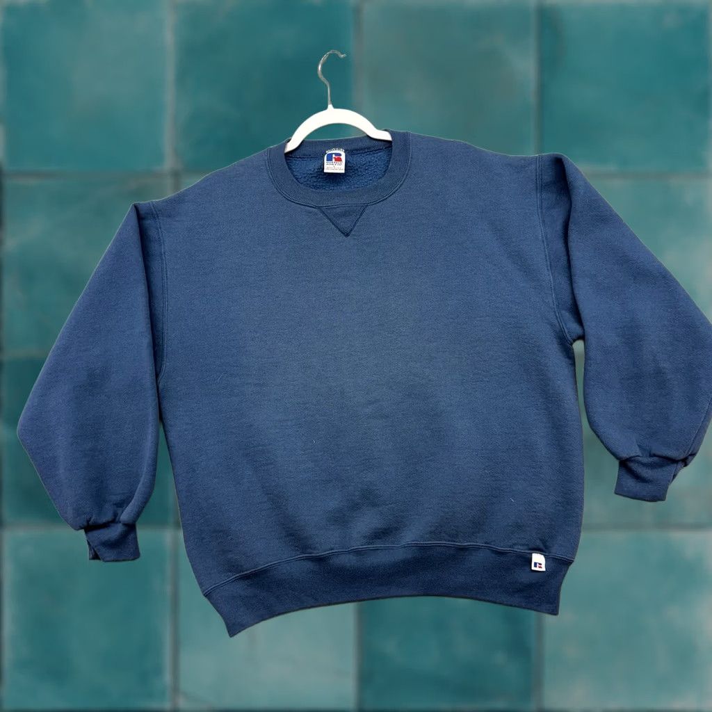 Russell Athletic VINTAGE Russell Athletic Men's Large Blue Crewneck Sweatshirt USA 90s Faded Cotton Blend Sweatshirt Pullover Crew Neck Size US L / EU 52-54 / 3 - 1 Thumbnail